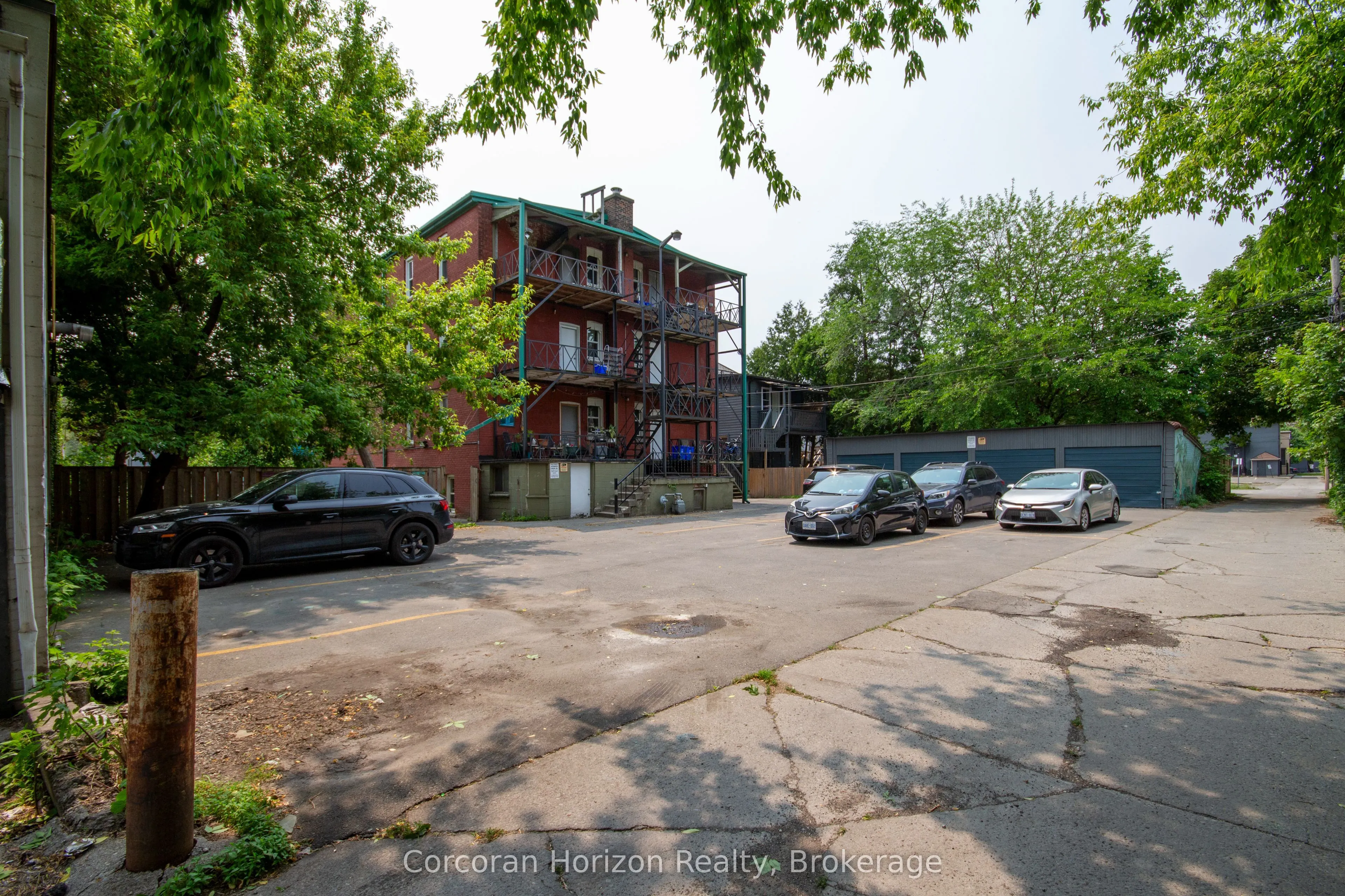 547-549 Main Street E