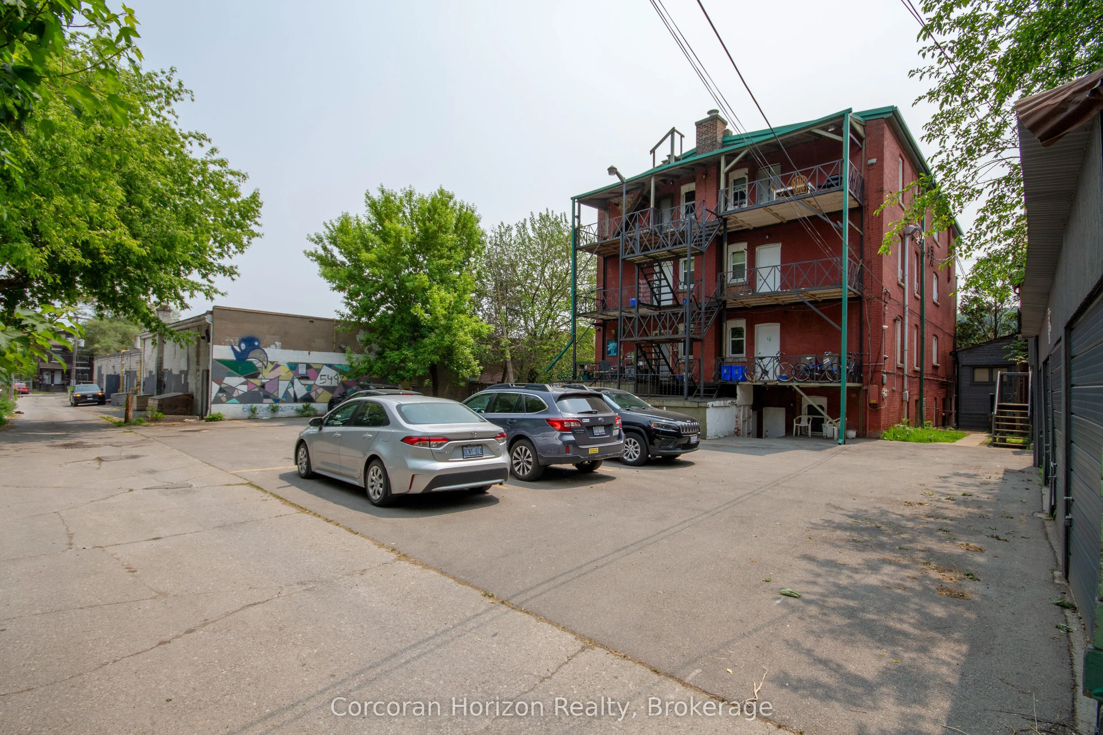 547-549 Main Street E