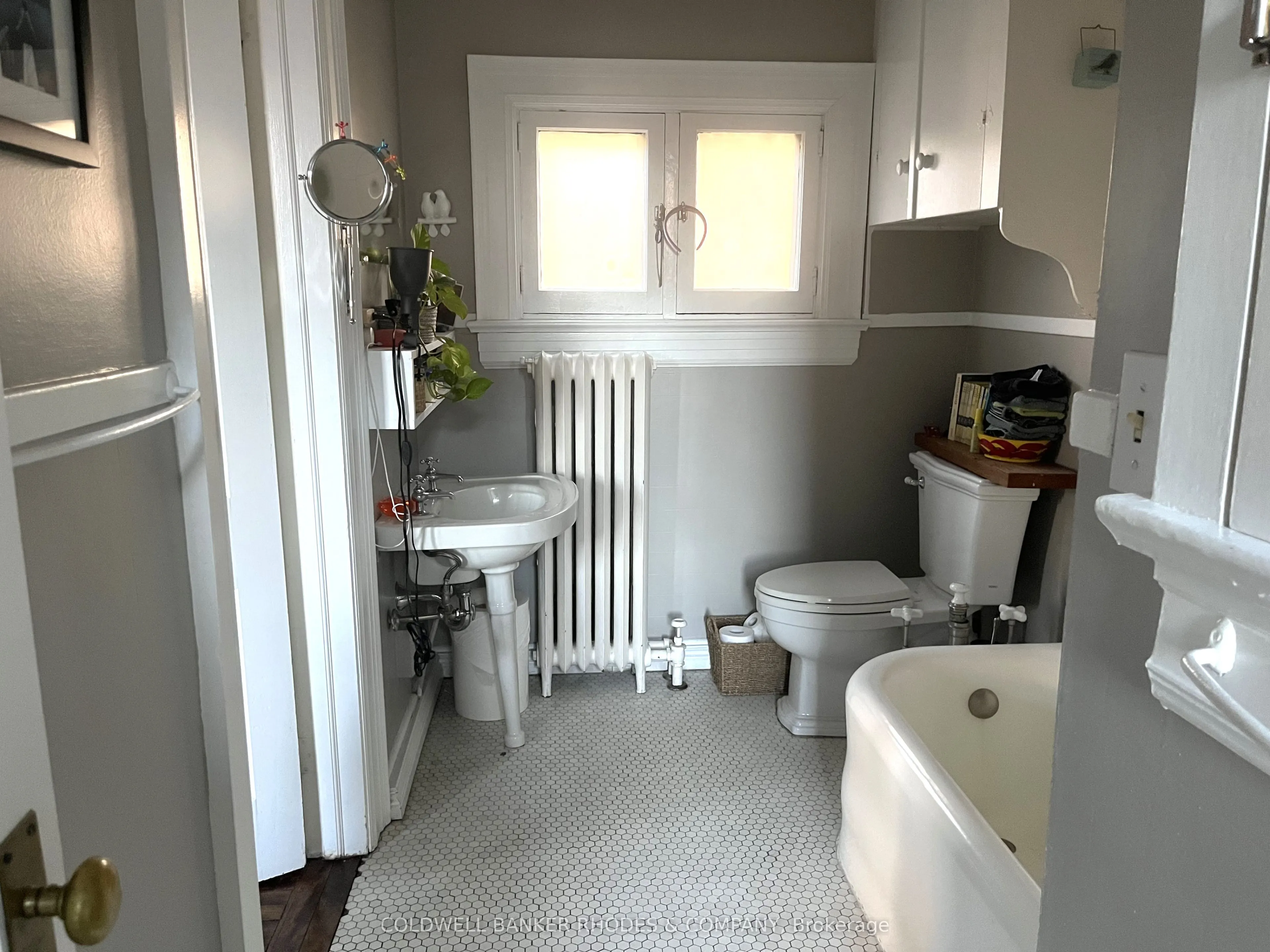 8 1/2 Range Road, #Unit #1 on 2nd floor