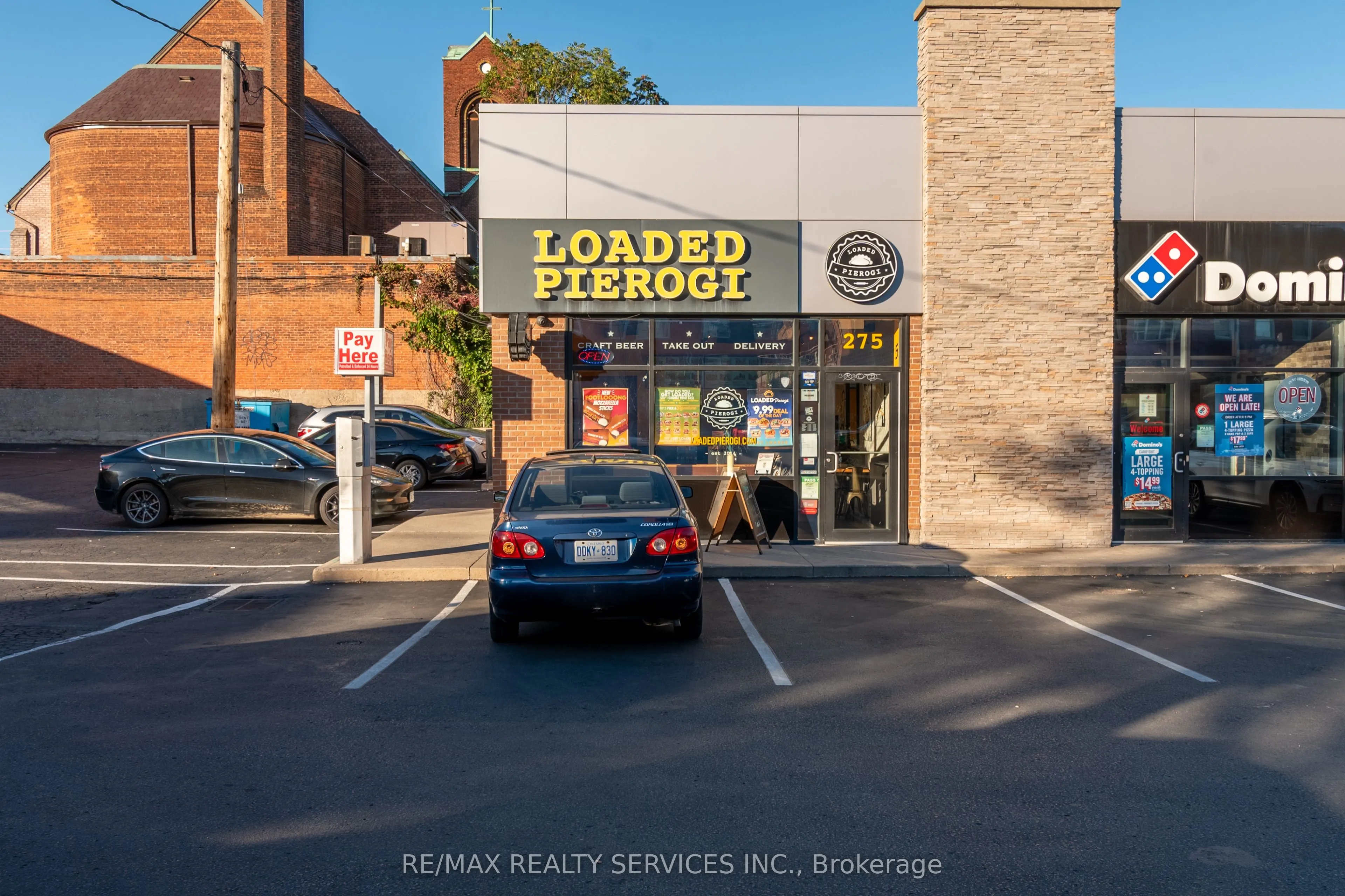 275 James Street N