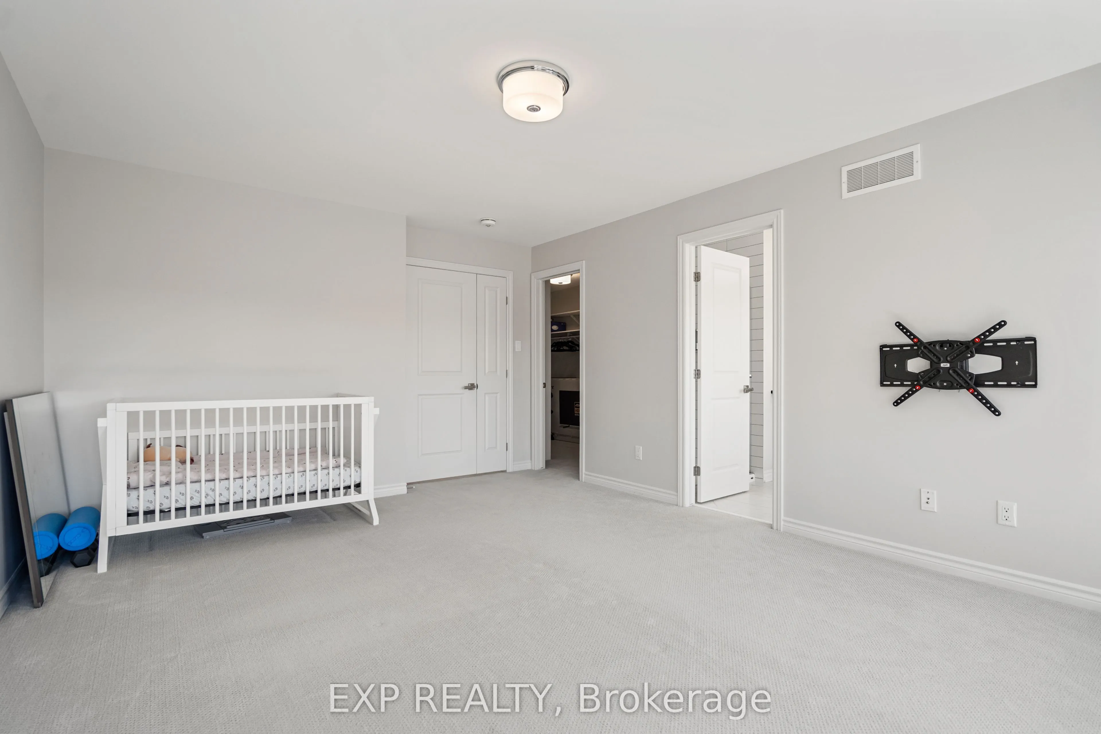 512 Edenwylde Drive E