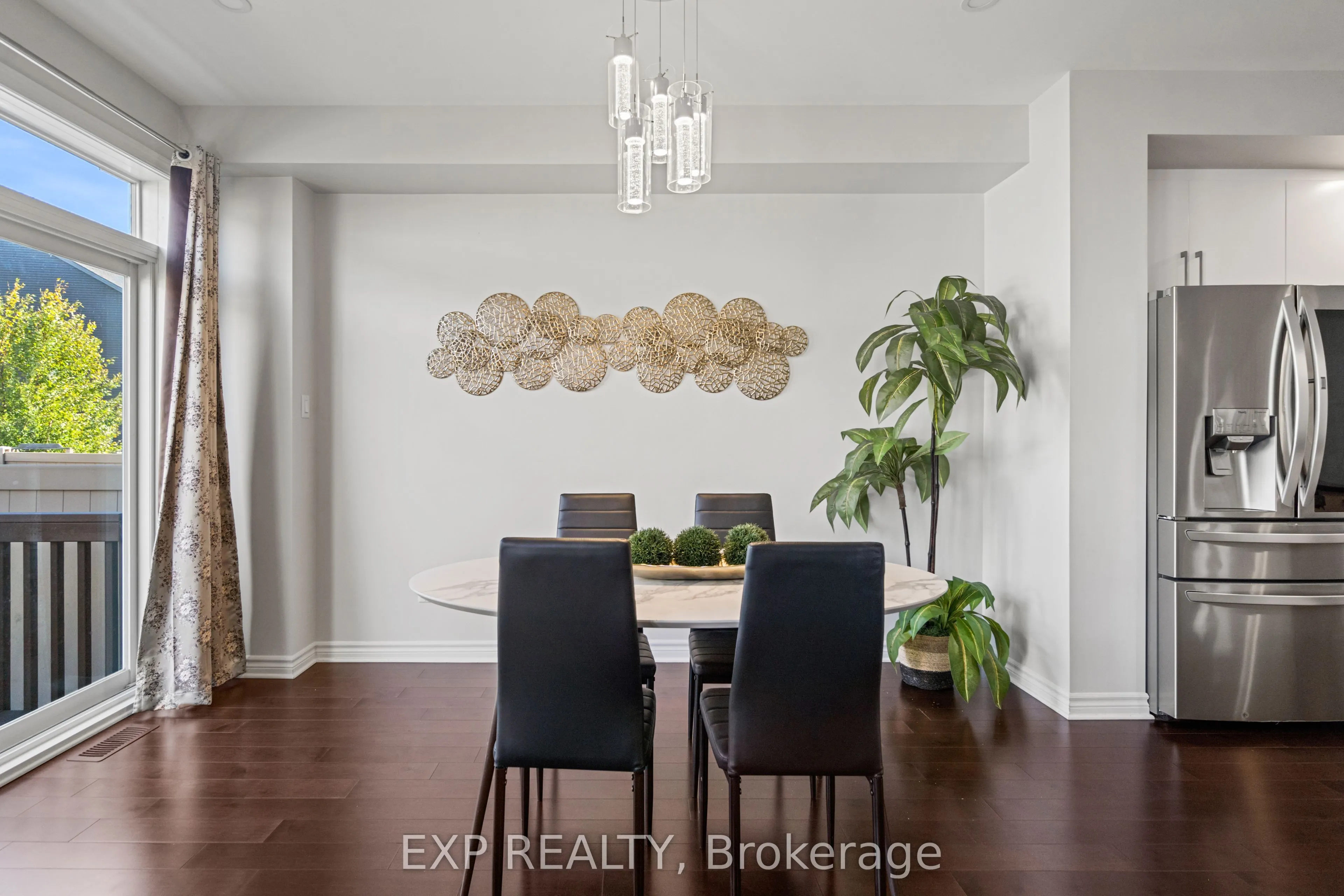 512 Edenwylde Drive E