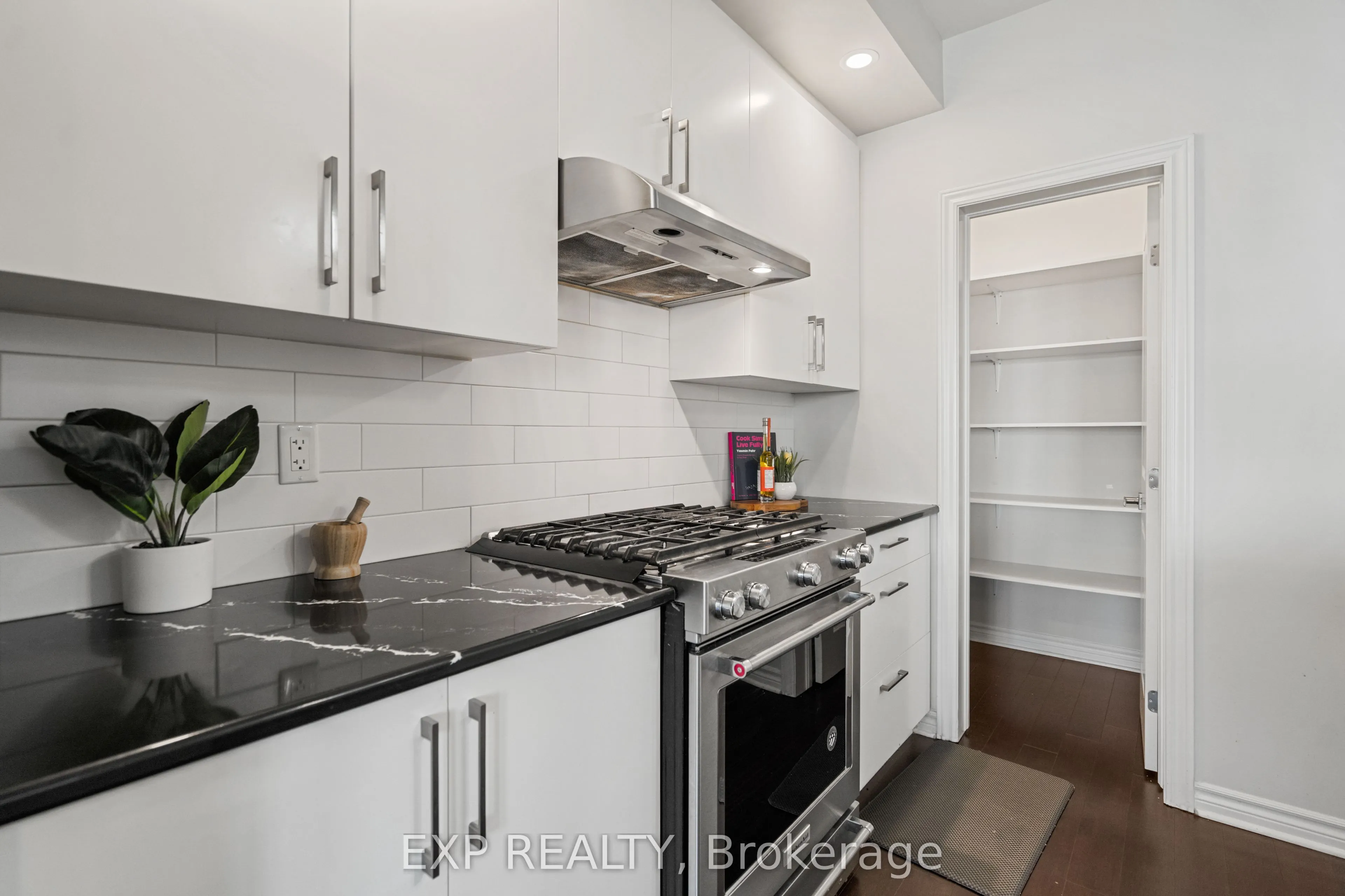 512 Edenwylde Drive E