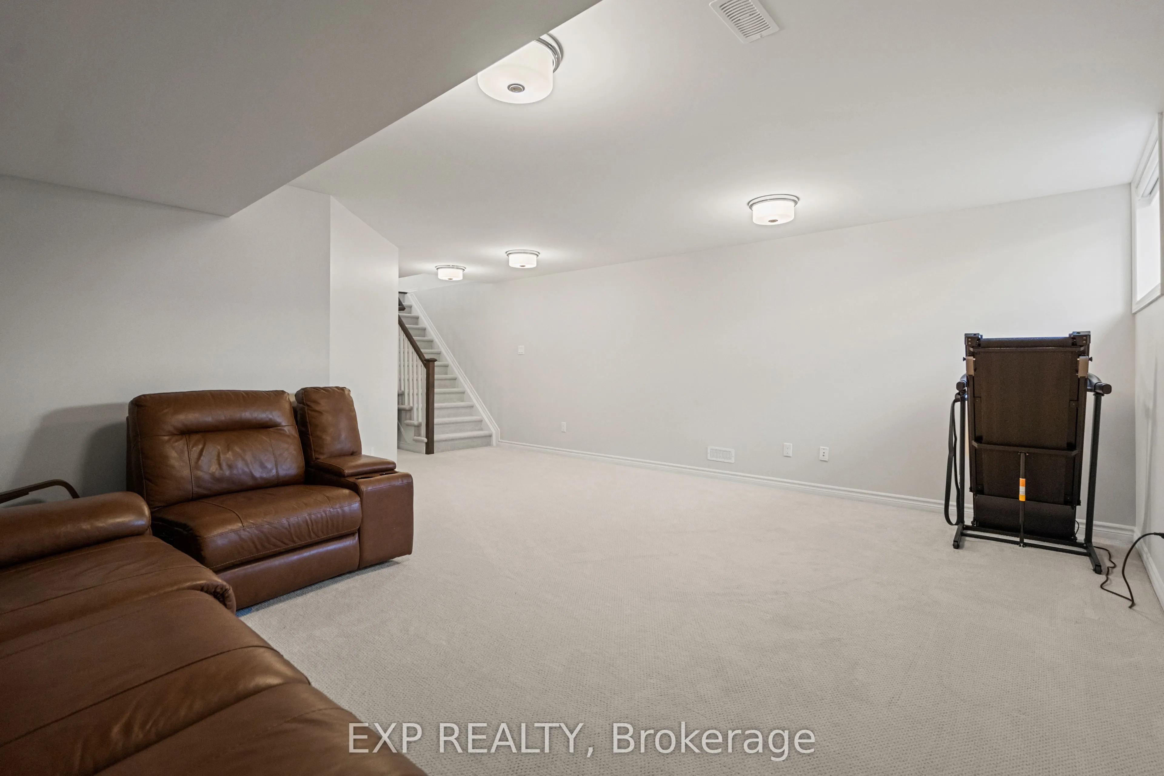 512 Edenwylde Drive E