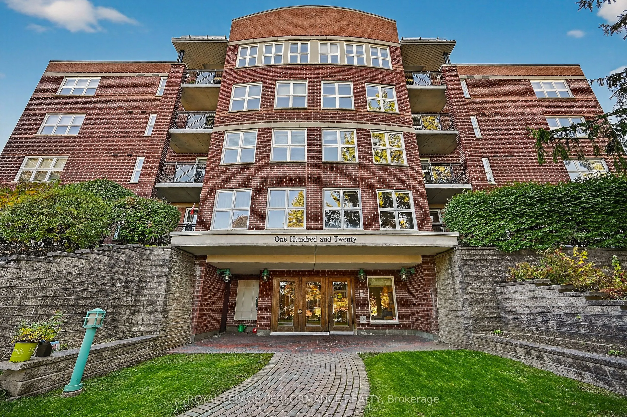 120 Darlington Private, #203