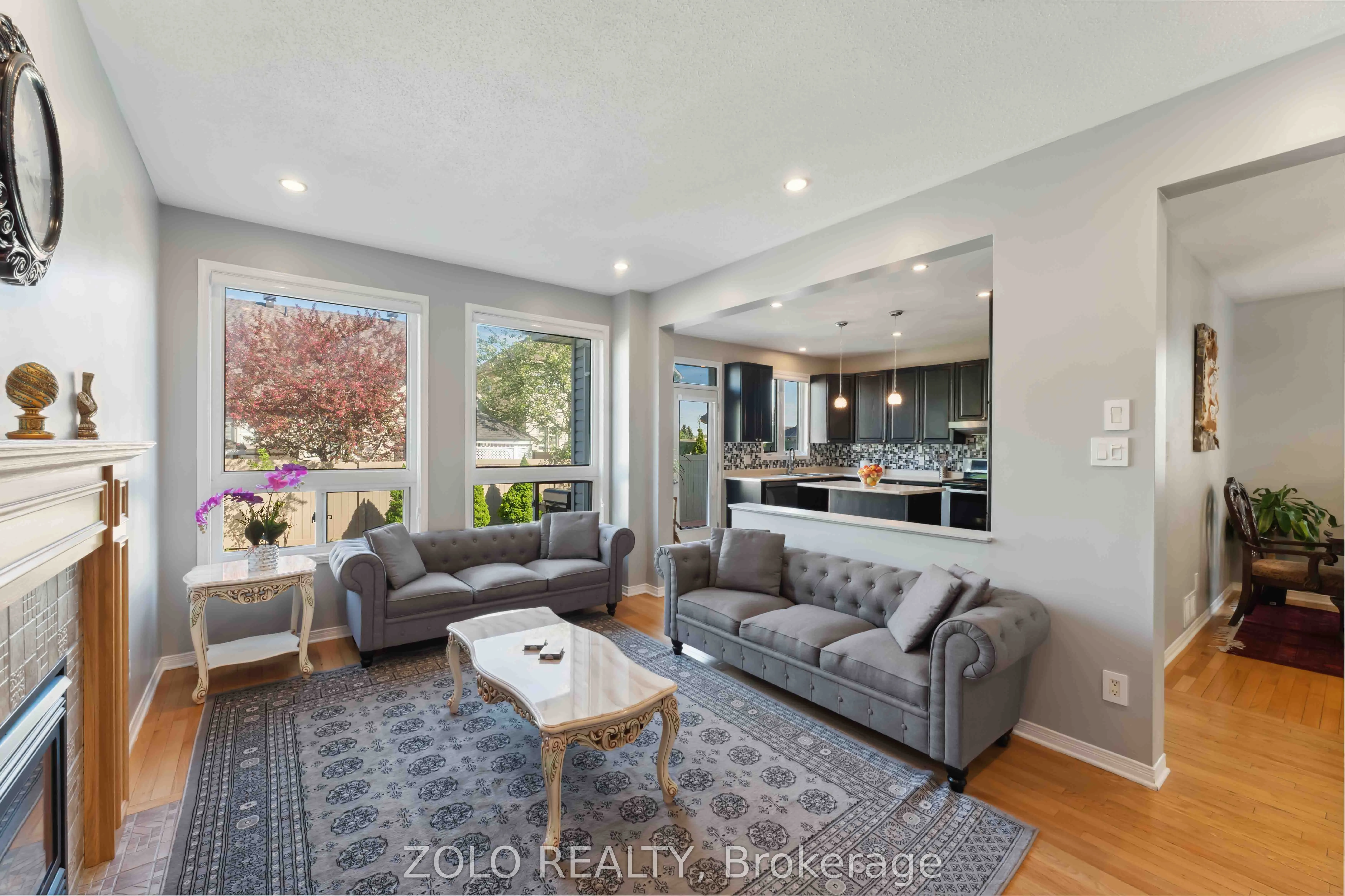2421 Glandriel Crescent