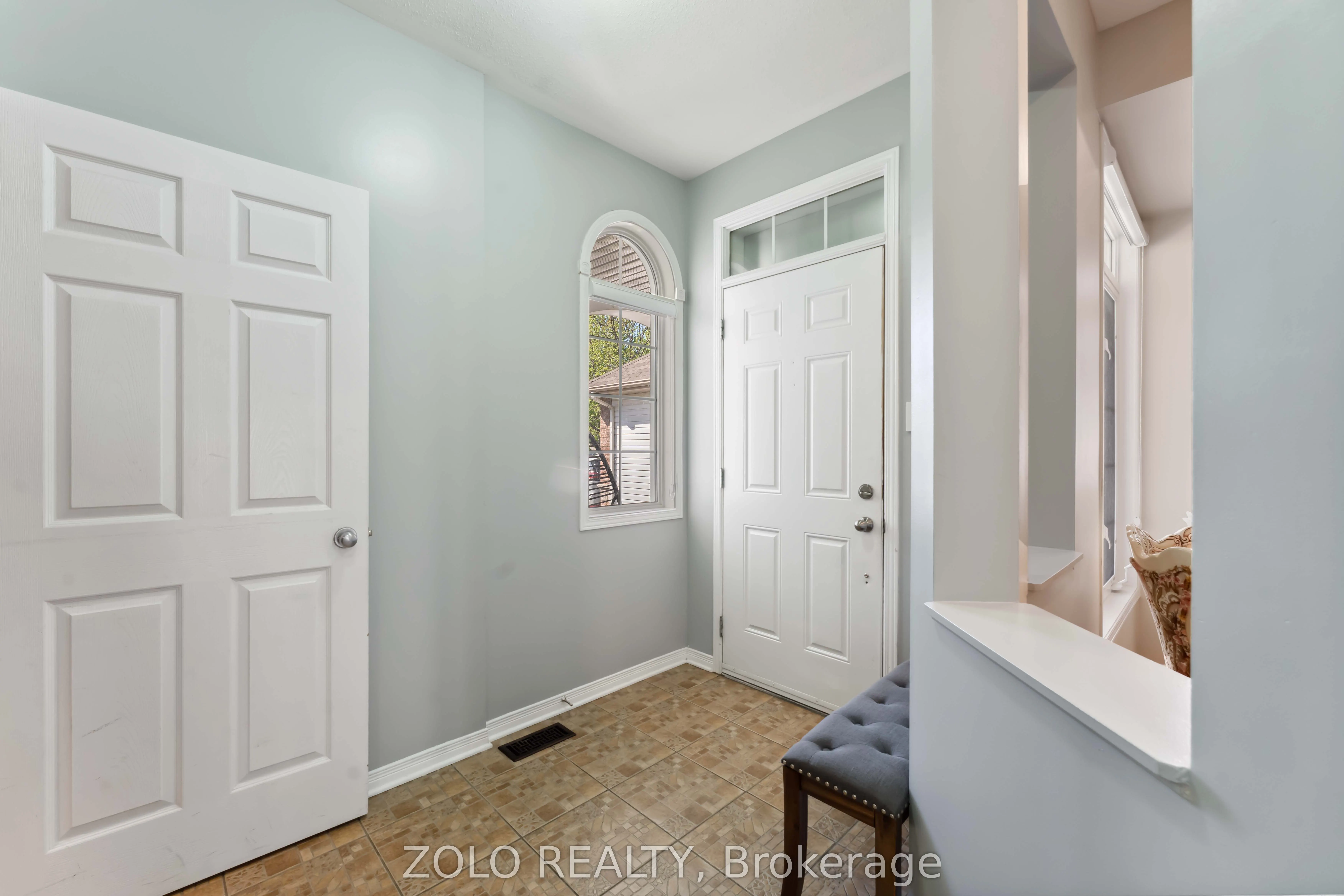 2421 Glandriel Crescent