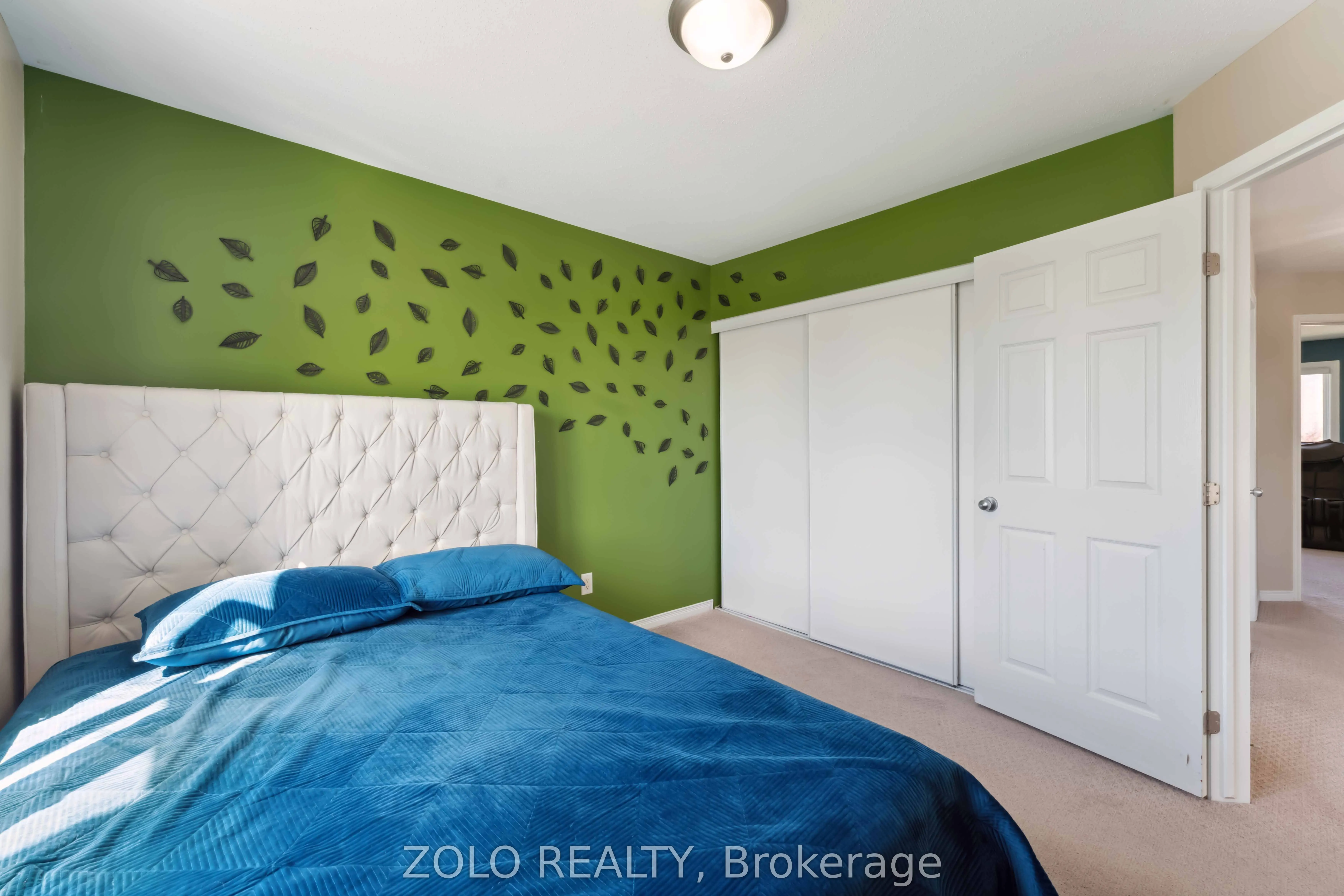 2421 Glandriel Crescent