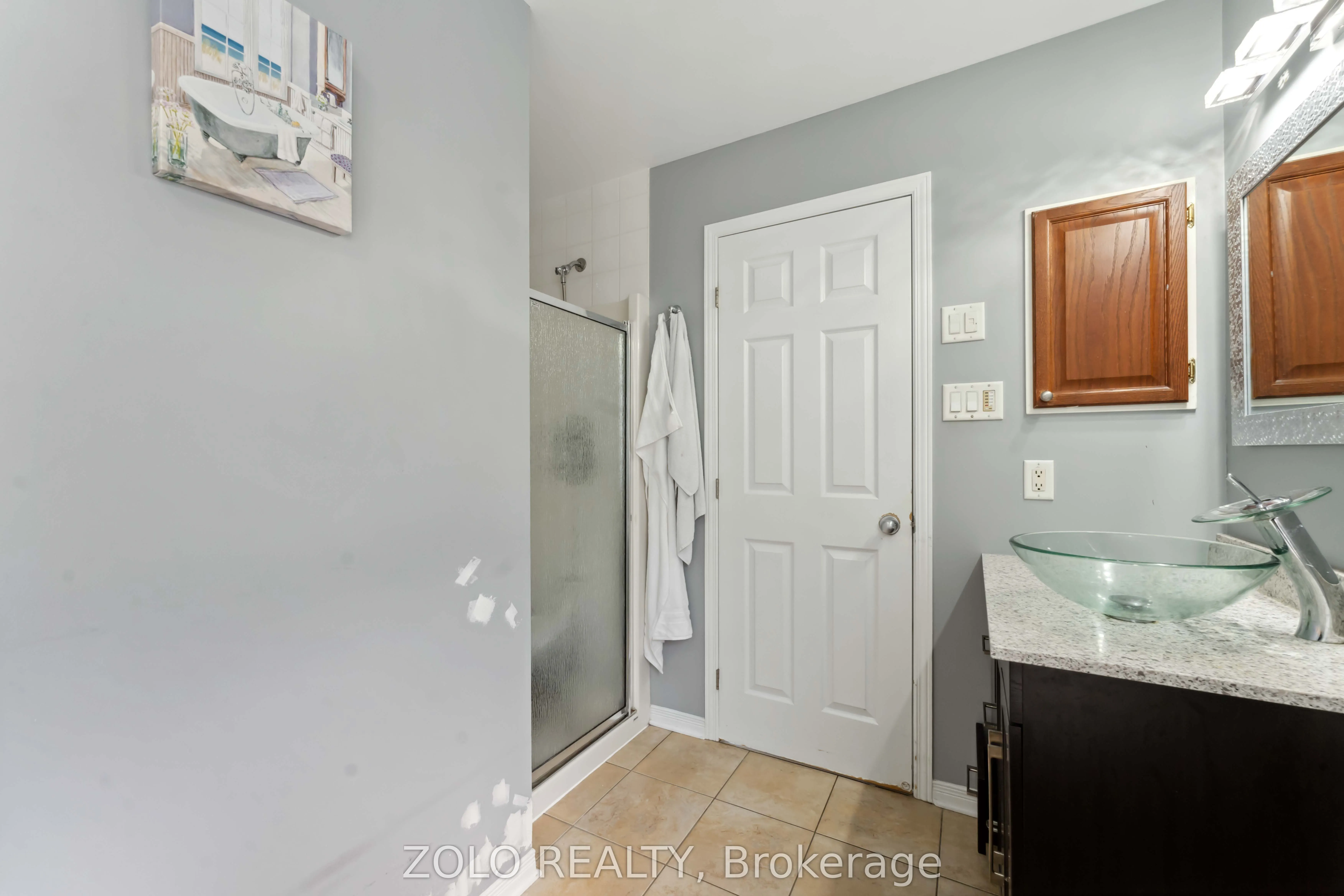 2421 Glandriel Crescent