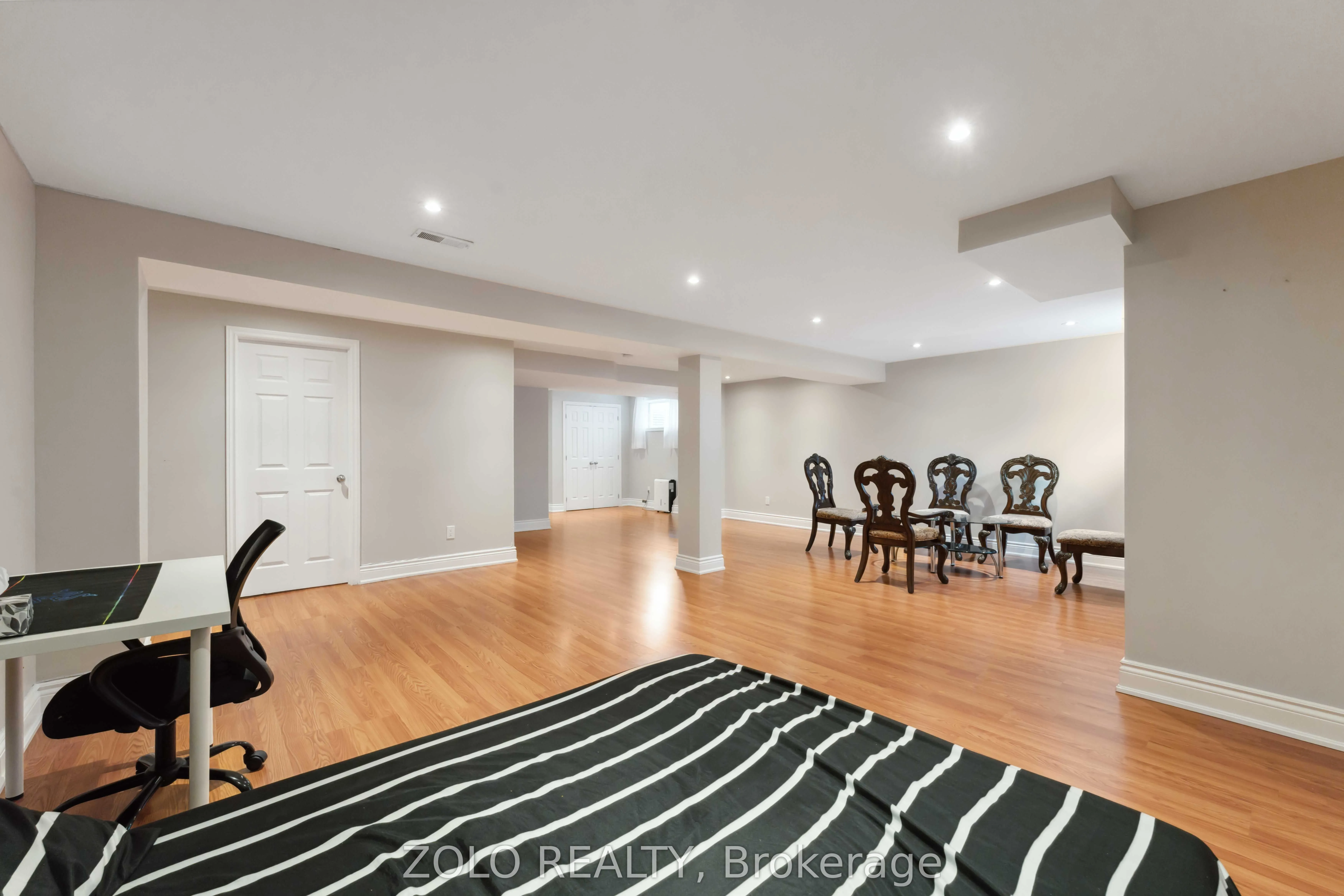 2421 Glandriel Crescent