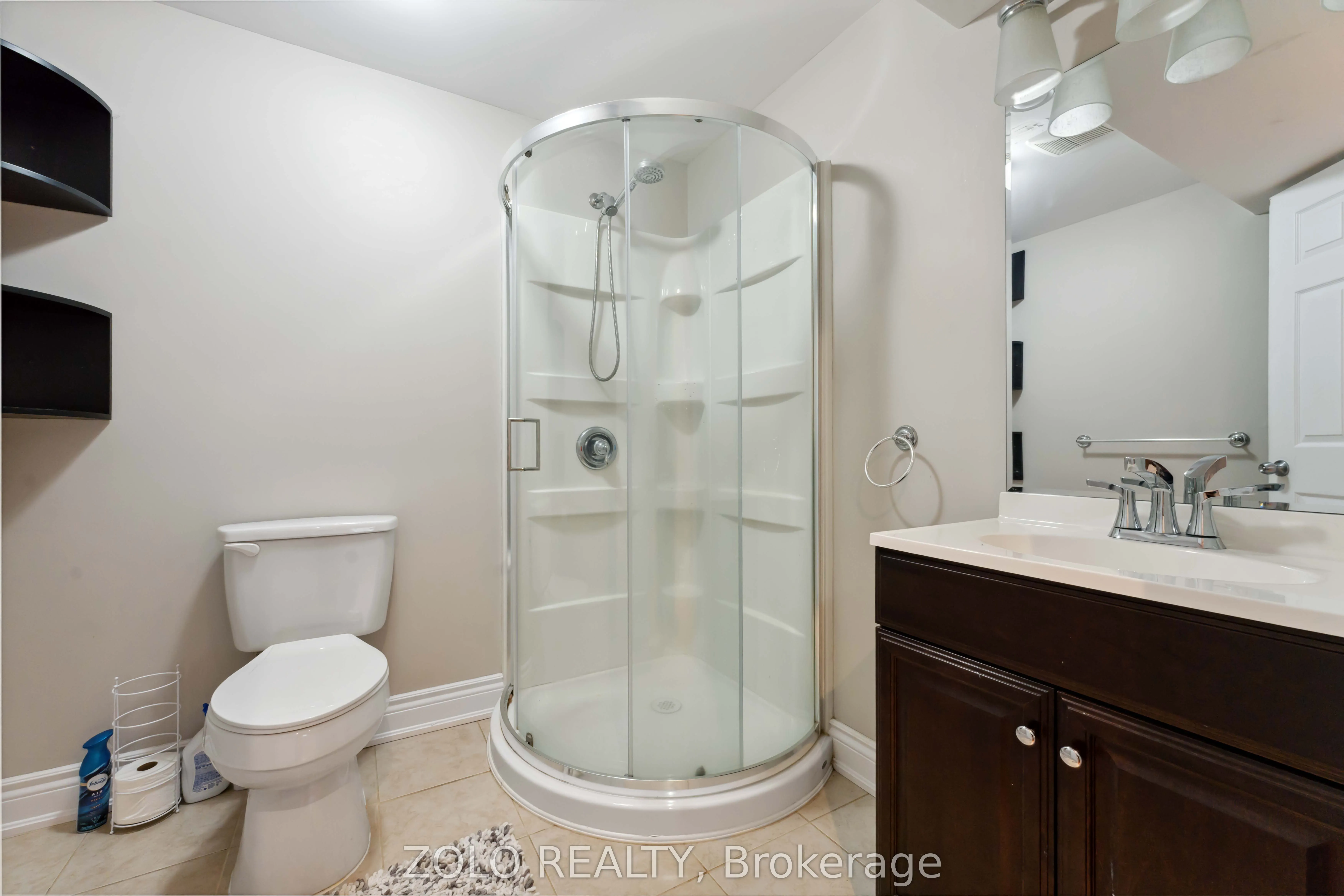 2421 Glandriel Crescent