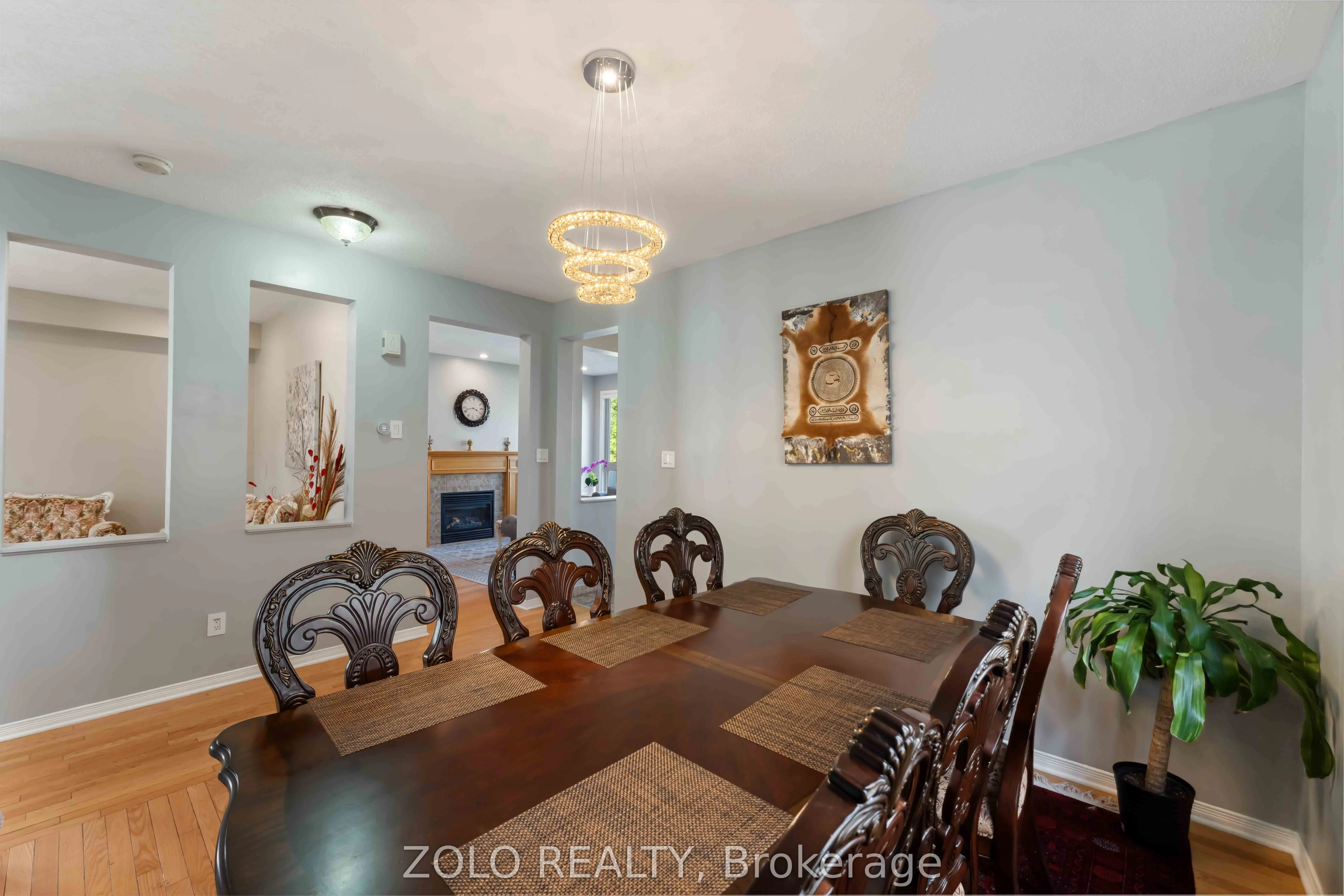 2421 Glandriel Crescent