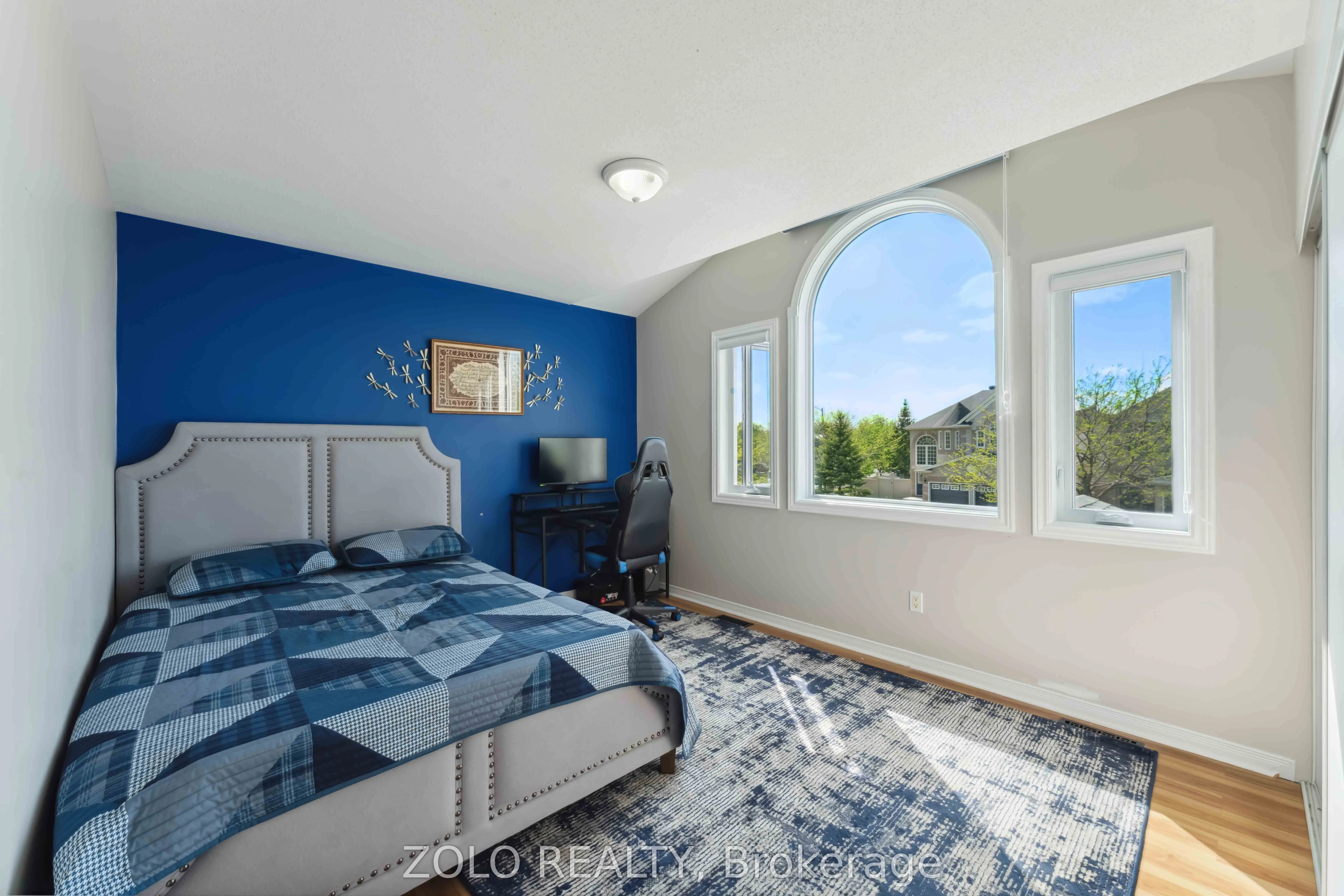 2421 Glandriel Crescent