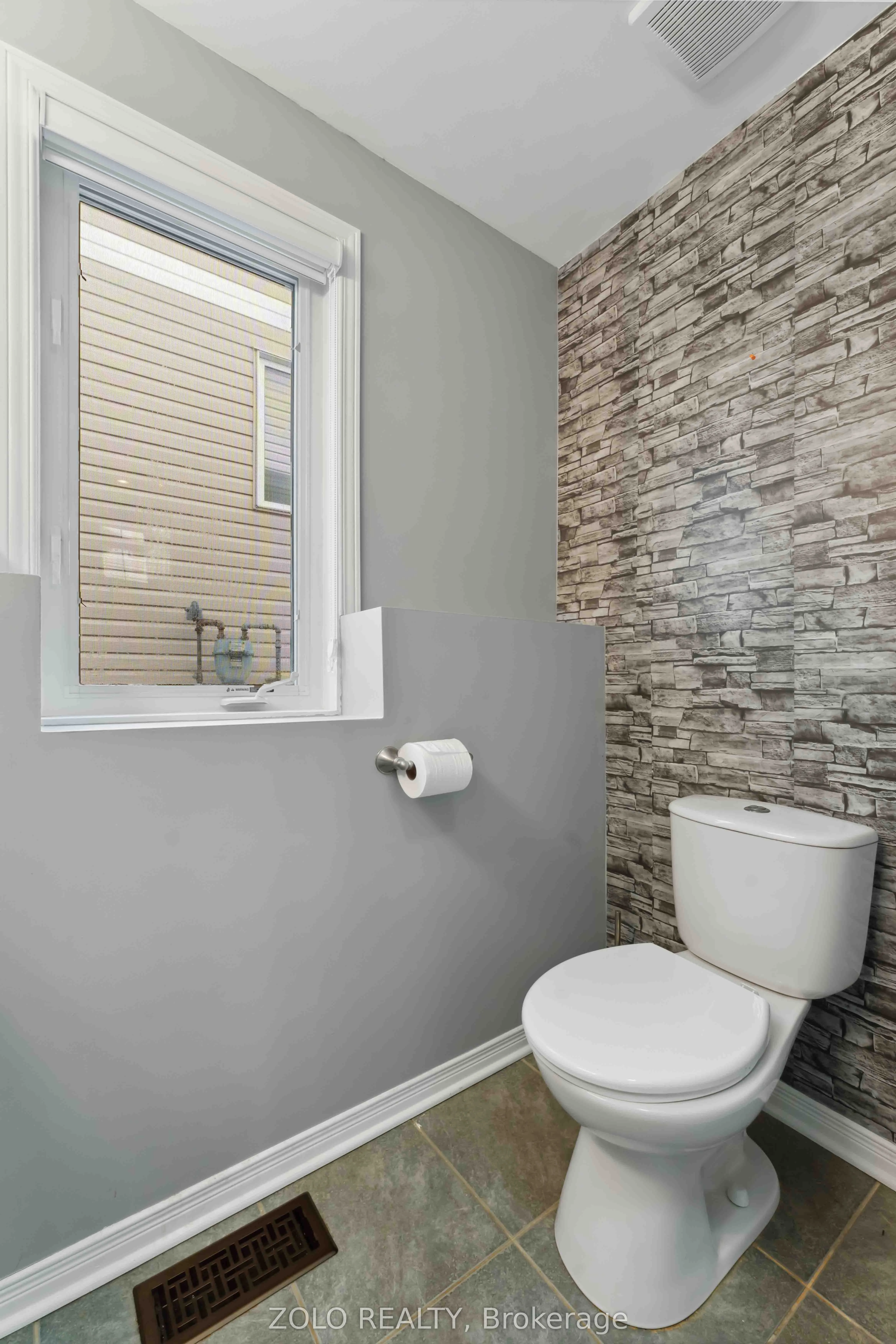 2421 Glandriel Crescent
