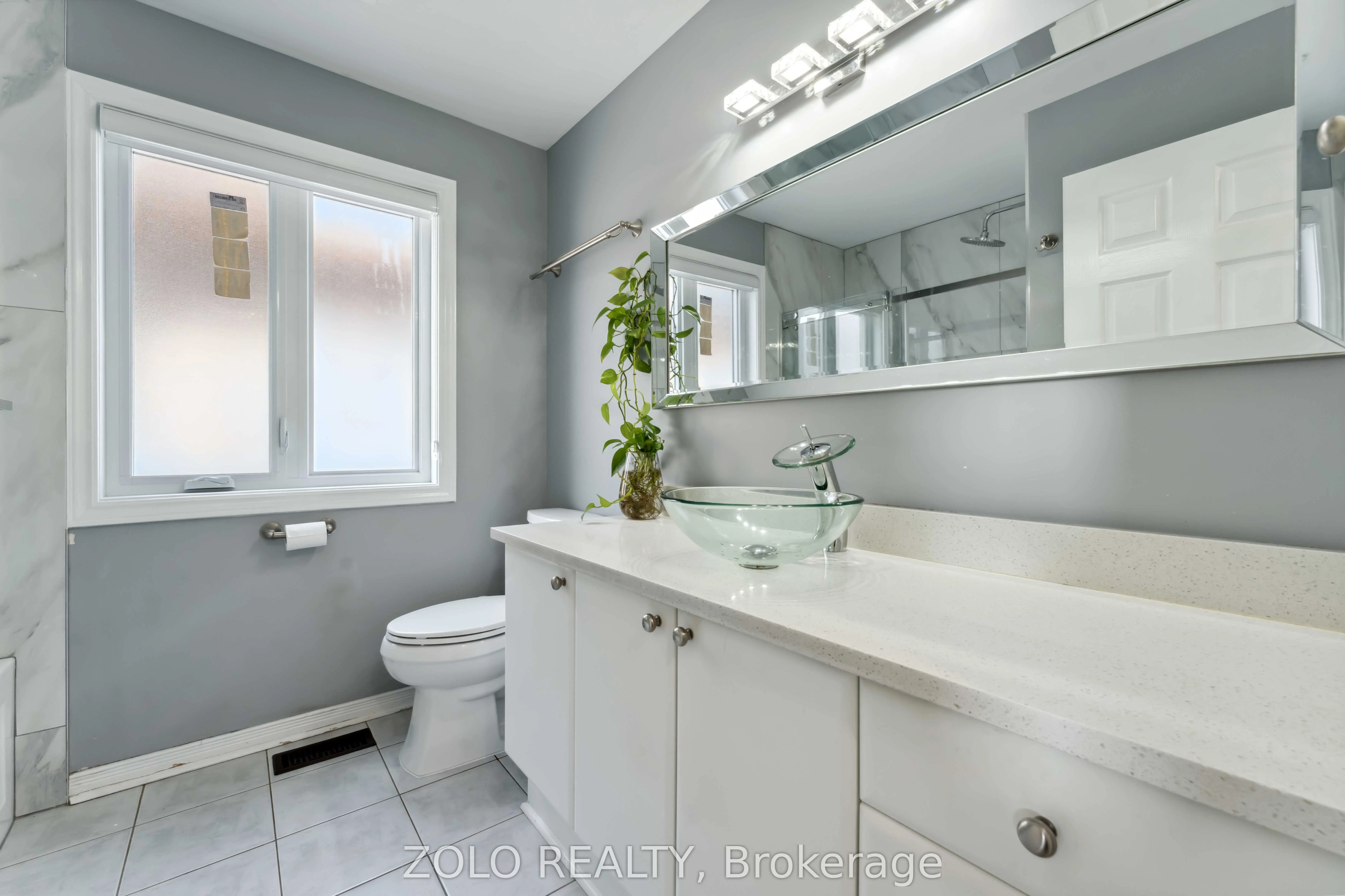 2421 Glandriel Crescent