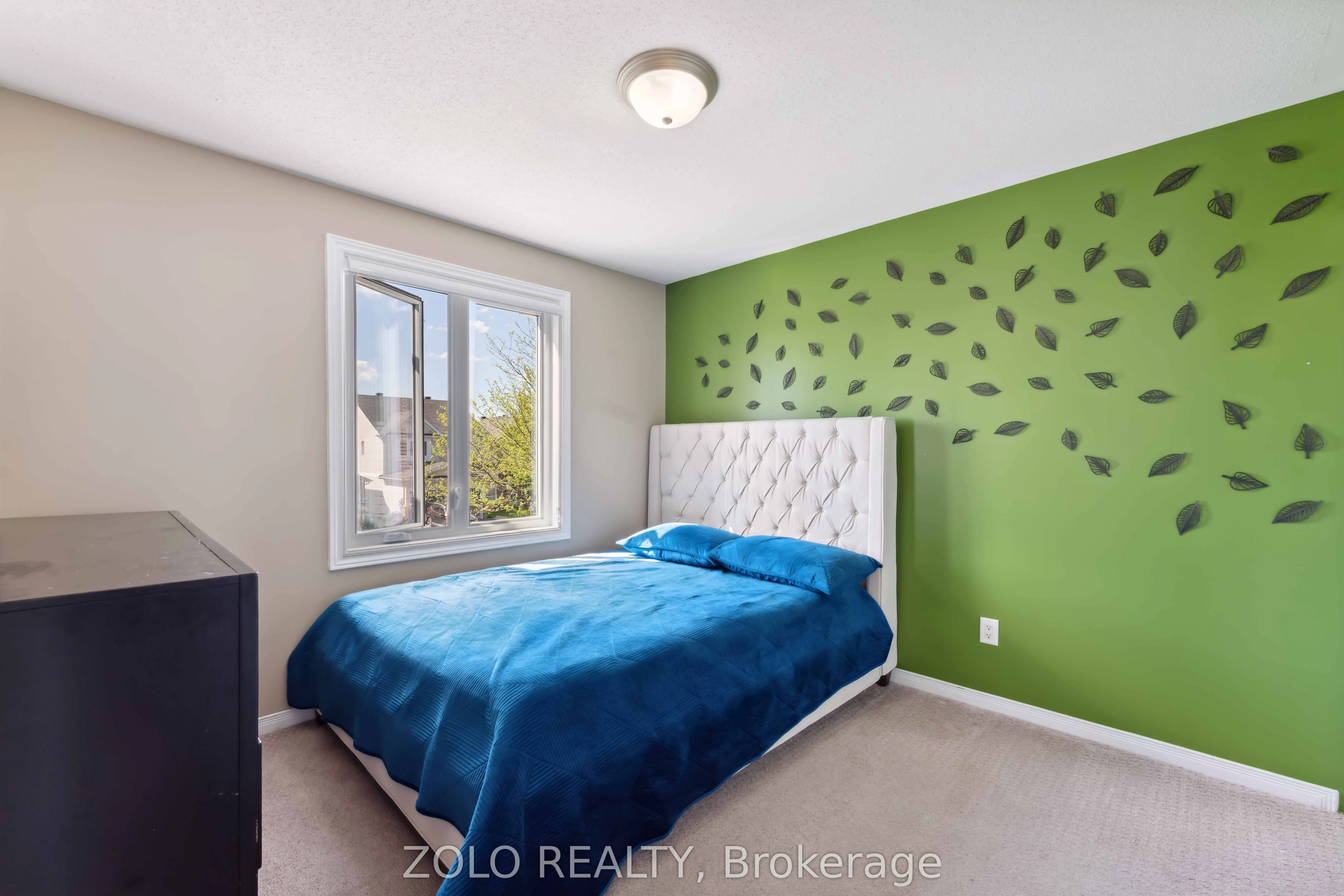 2421 Glandriel Crescent