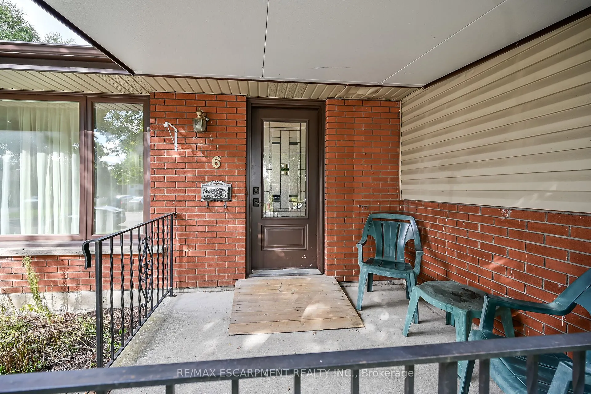 6 Kirkland Avenue