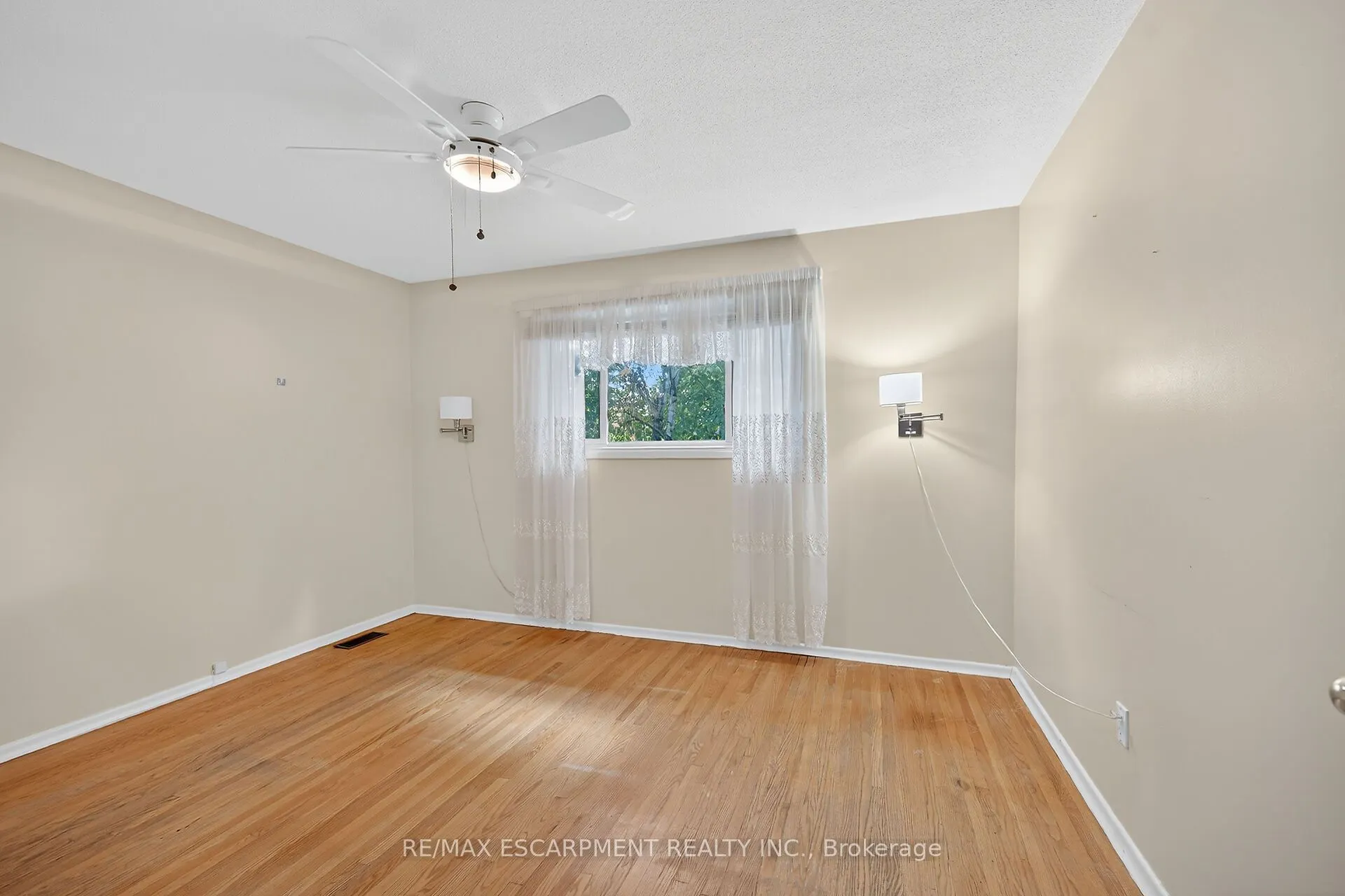 6 Kirkland Avenue