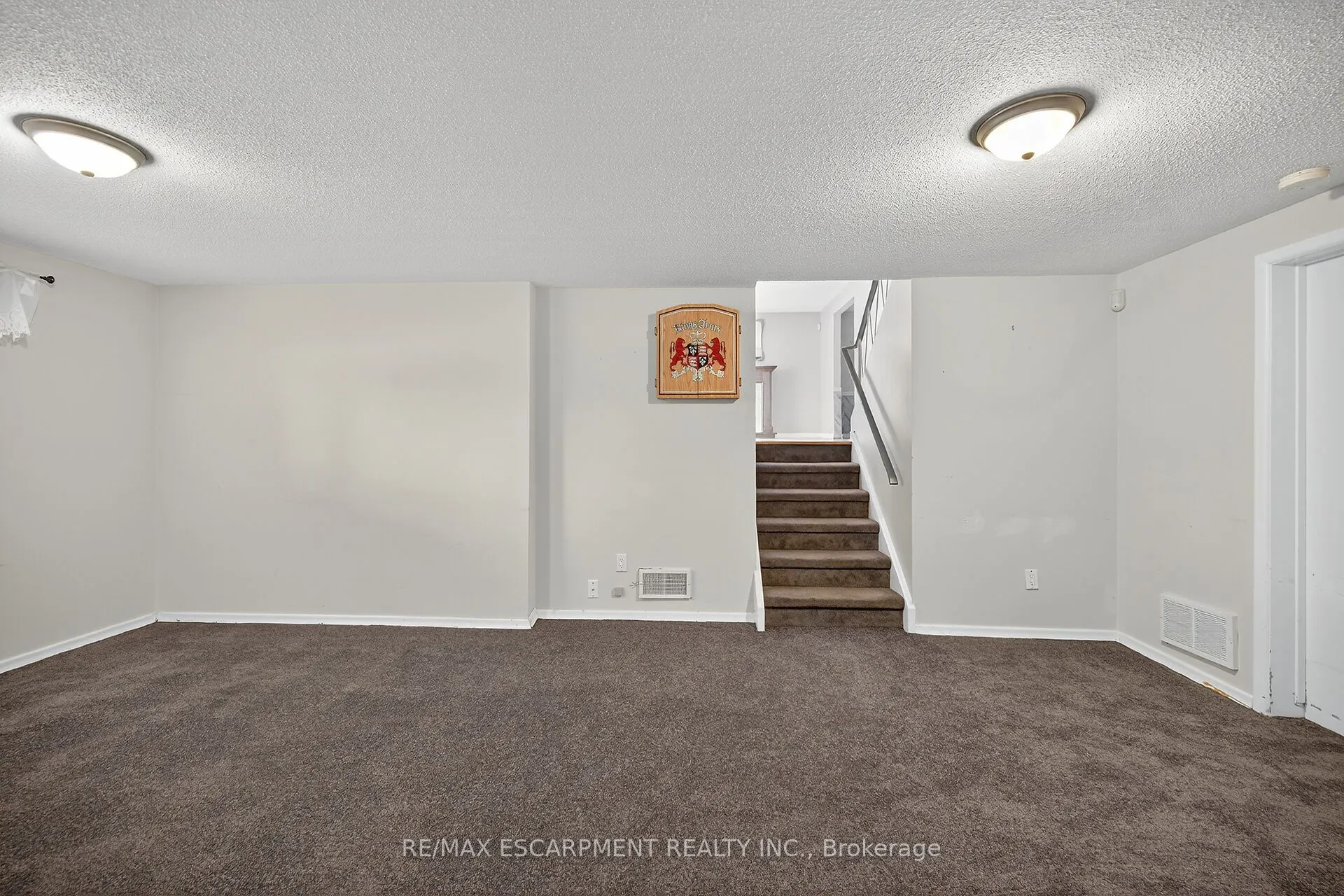 6 Kirkland Avenue