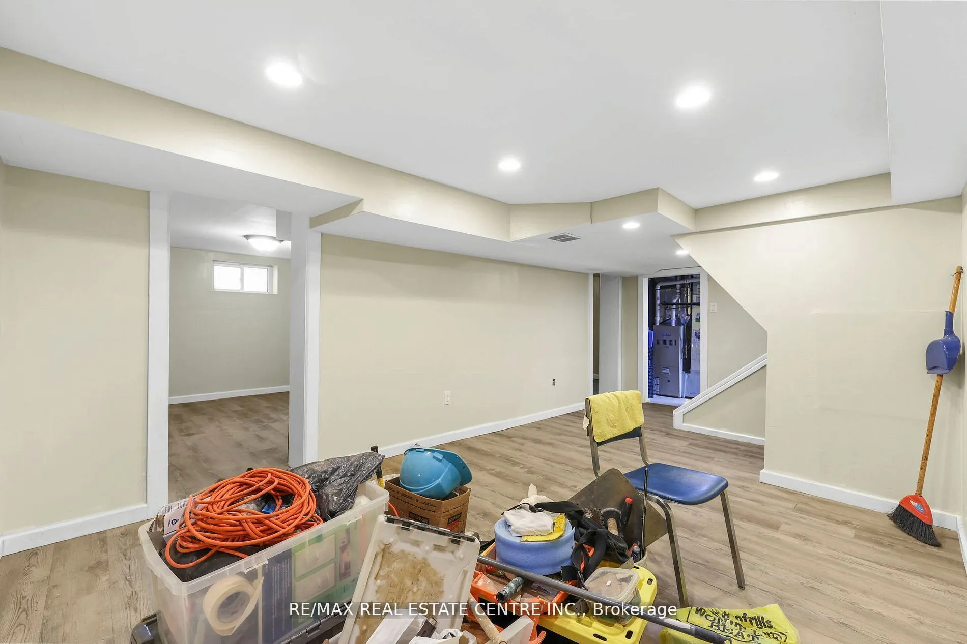 323 Queenston Road