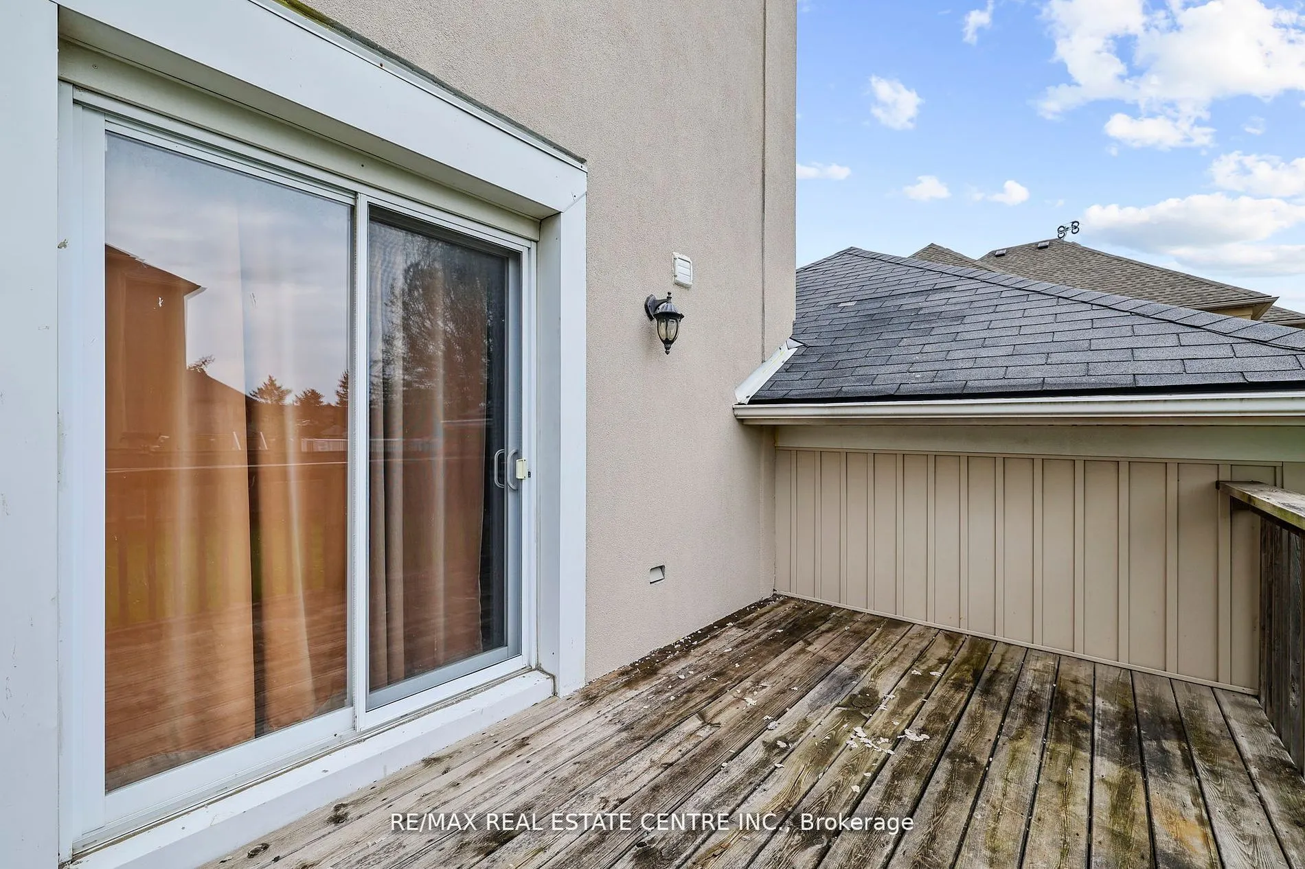 323 Queenston Road