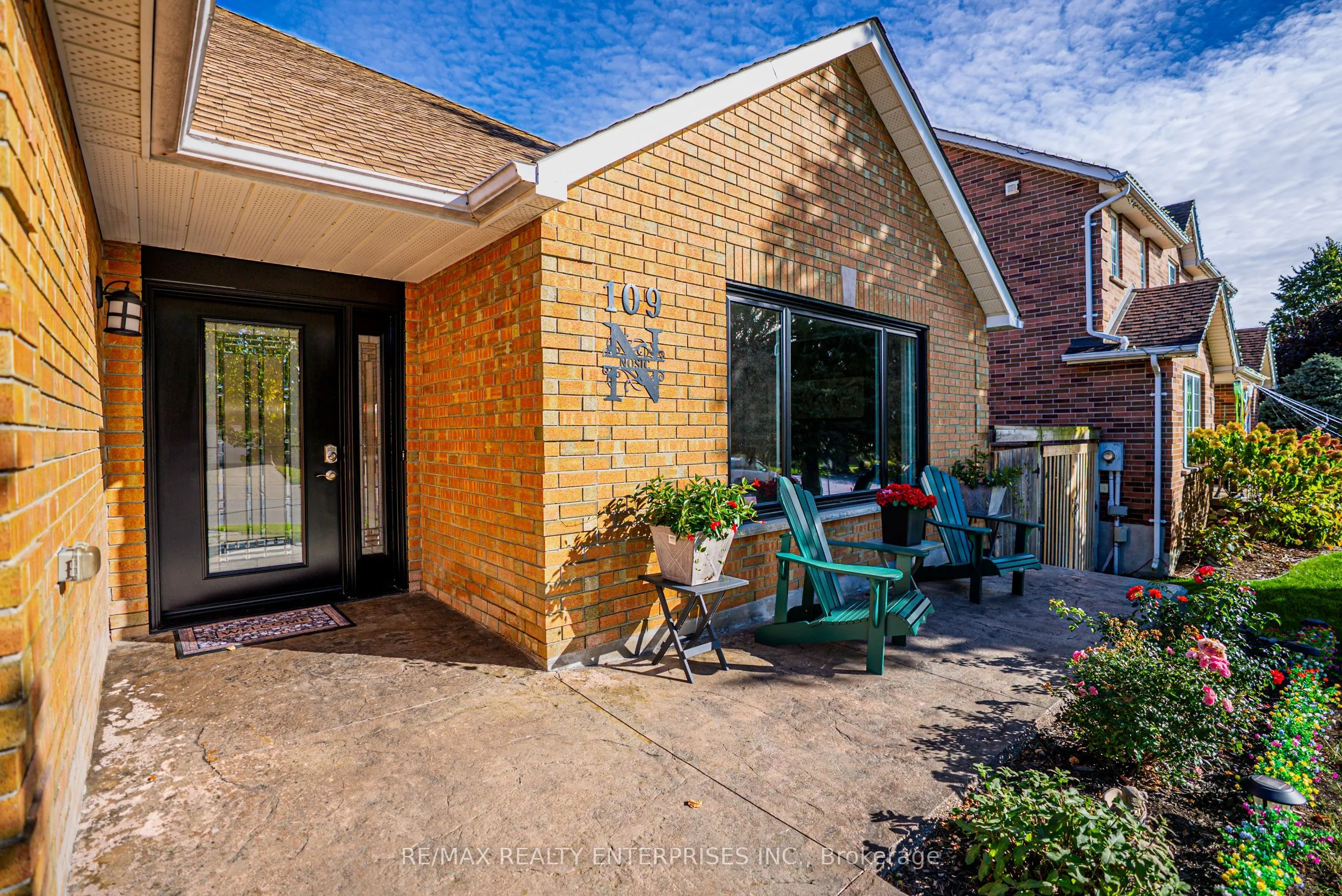 109 Cowan Boulevard