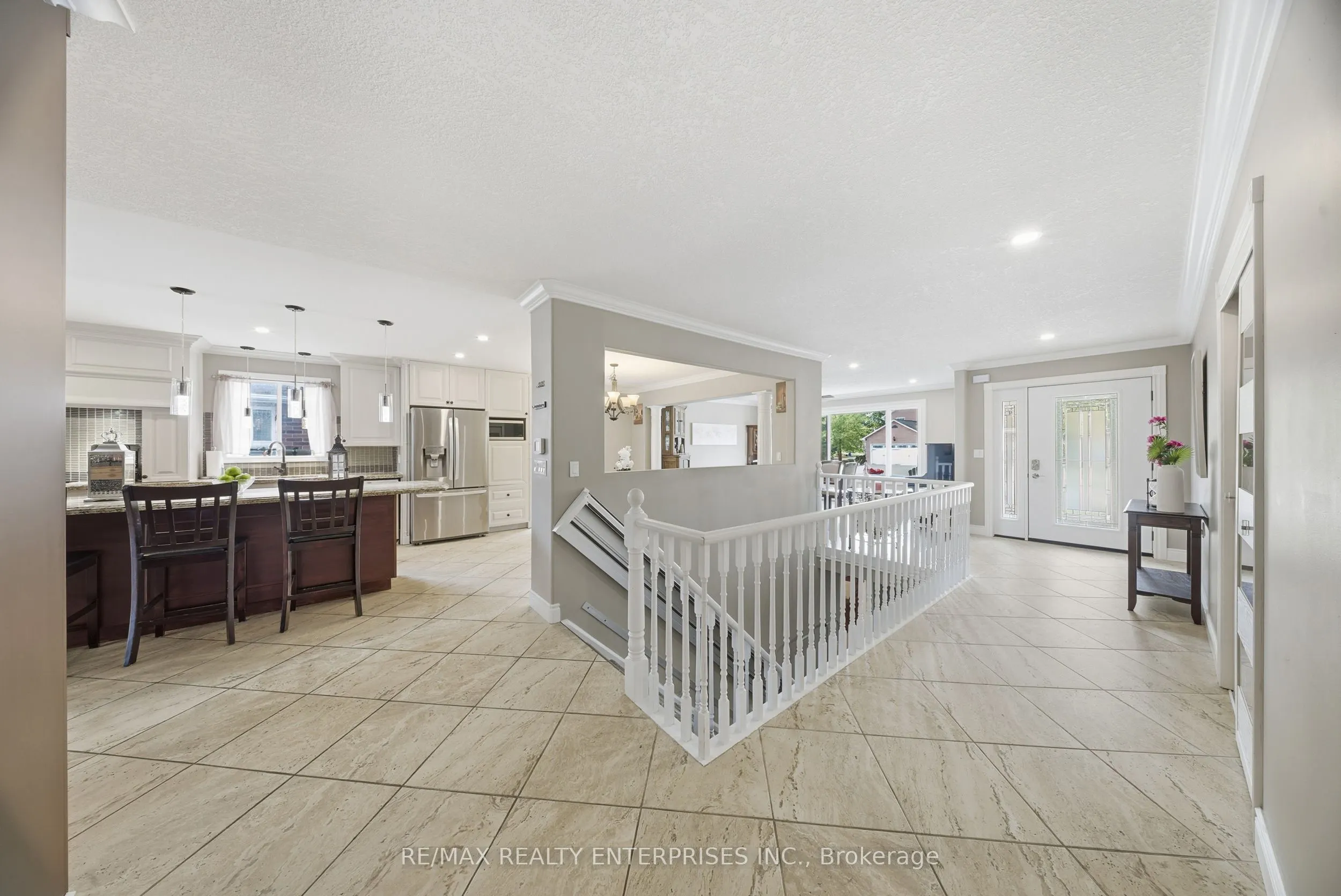 109 Cowan Boulevard