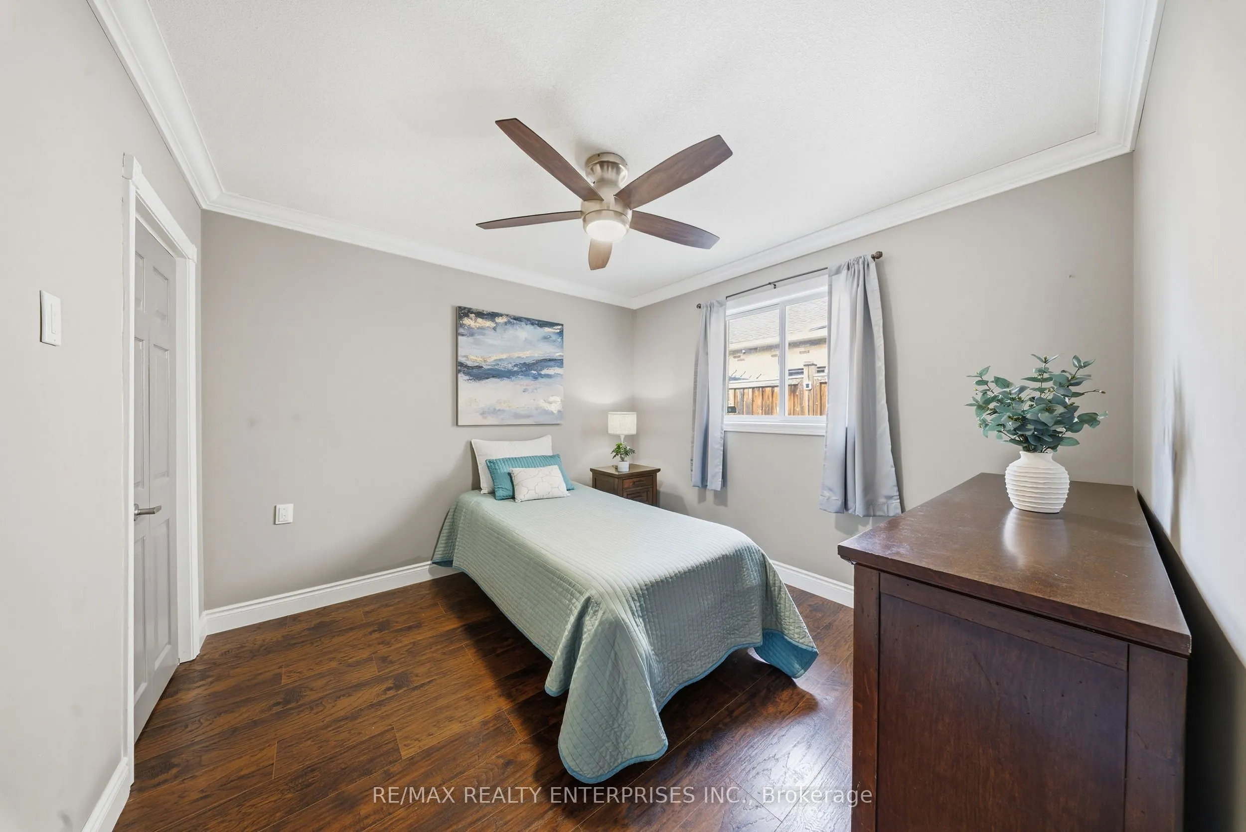 109 Cowan Boulevard