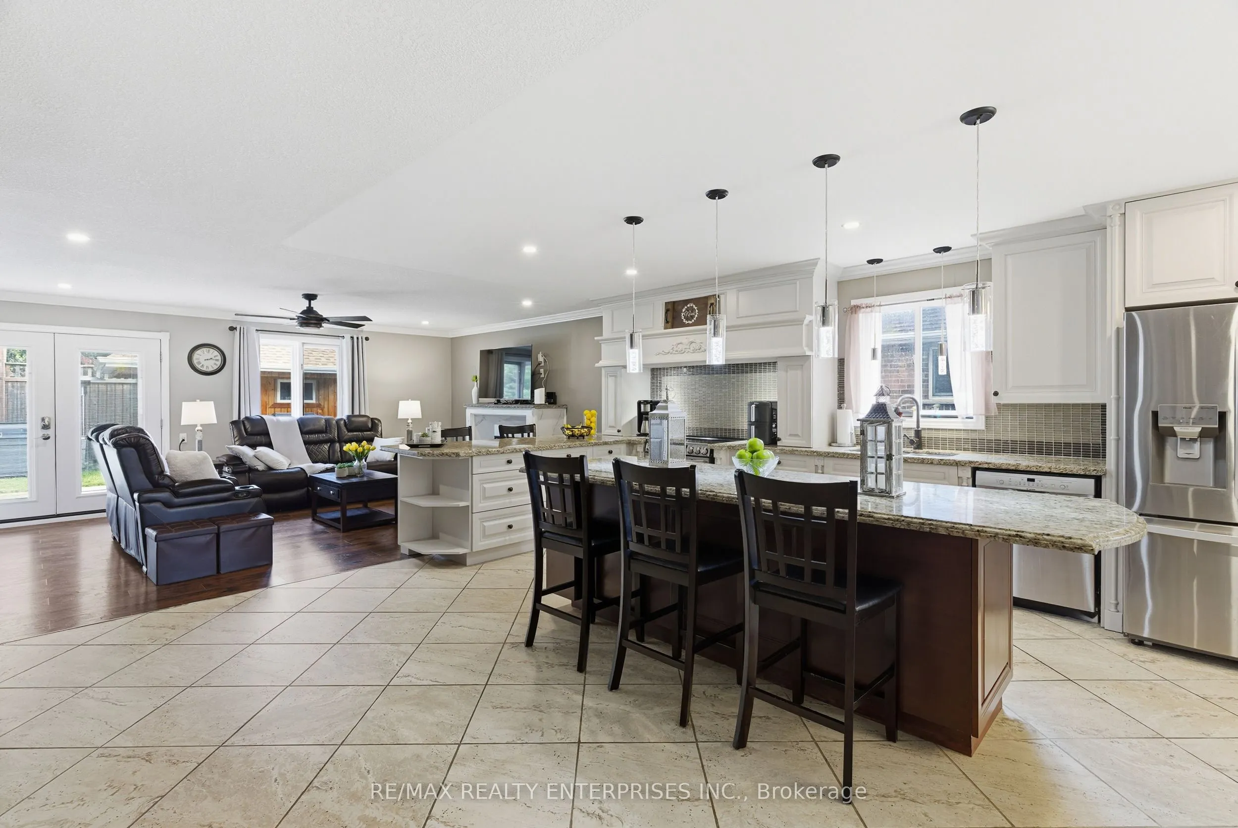 109 Cowan Boulevard