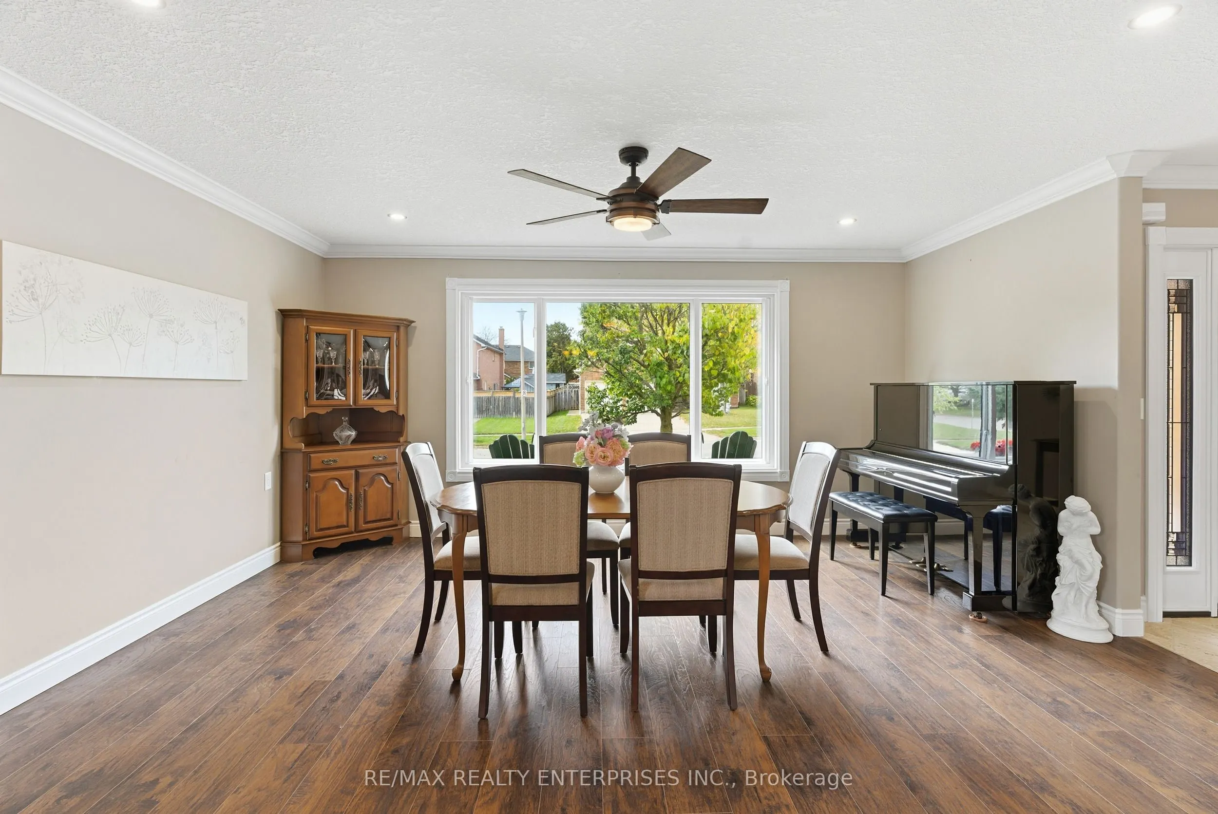109 Cowan Boulevard