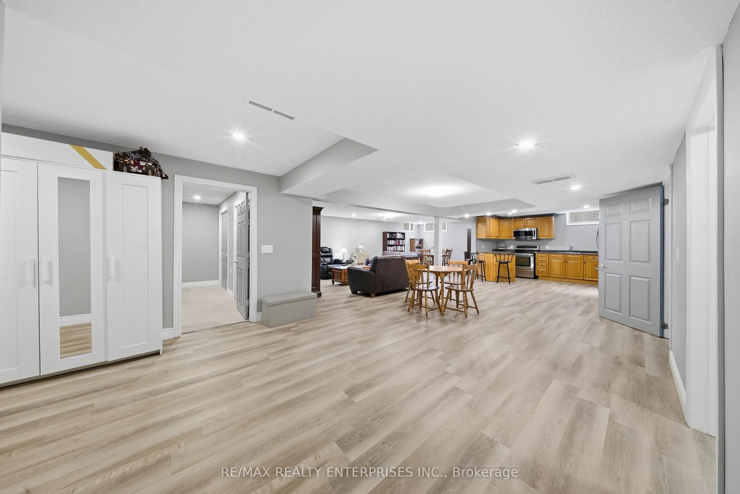 109 Cowan Boulevard