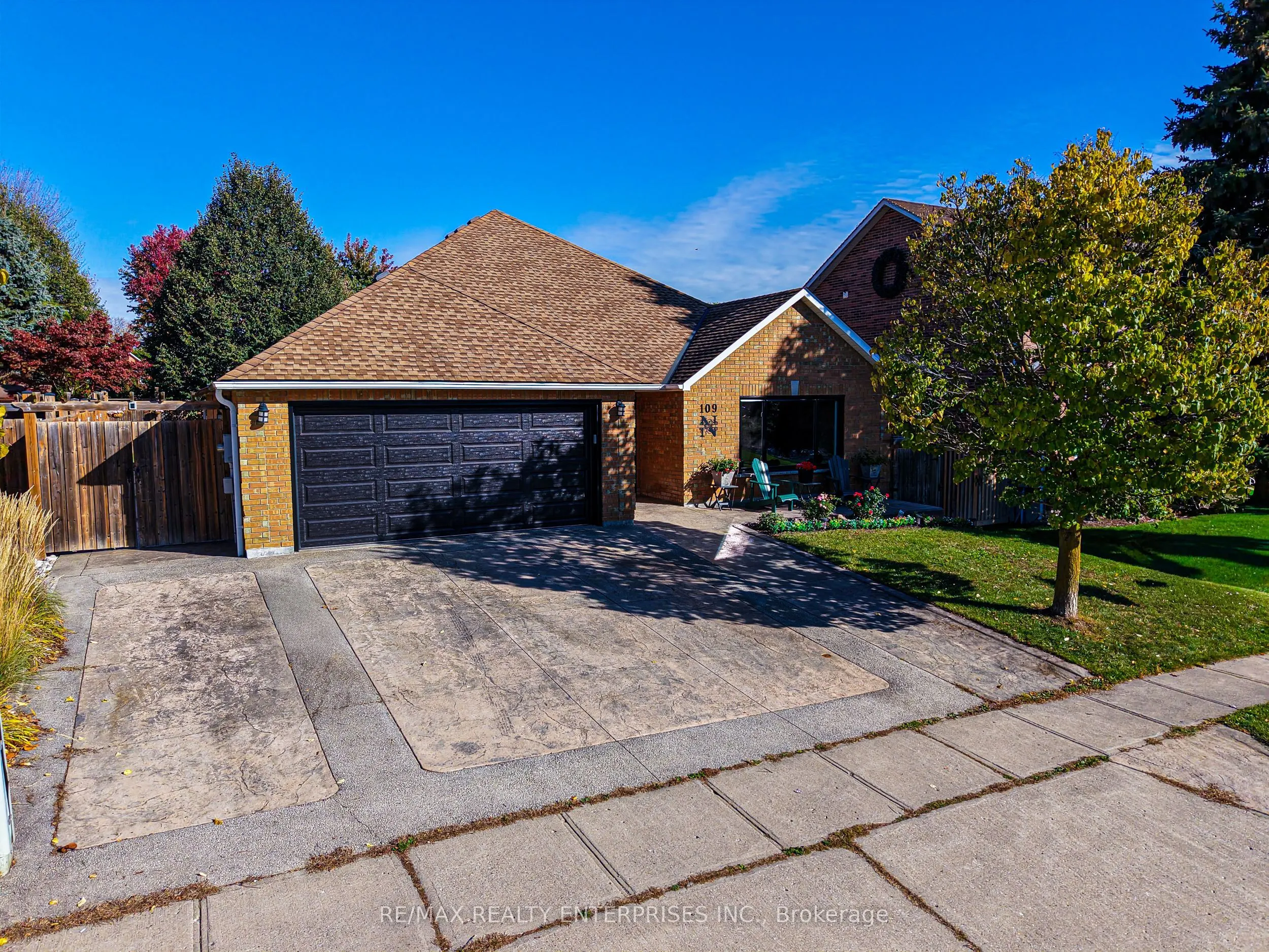 109 Cowan Boulevard