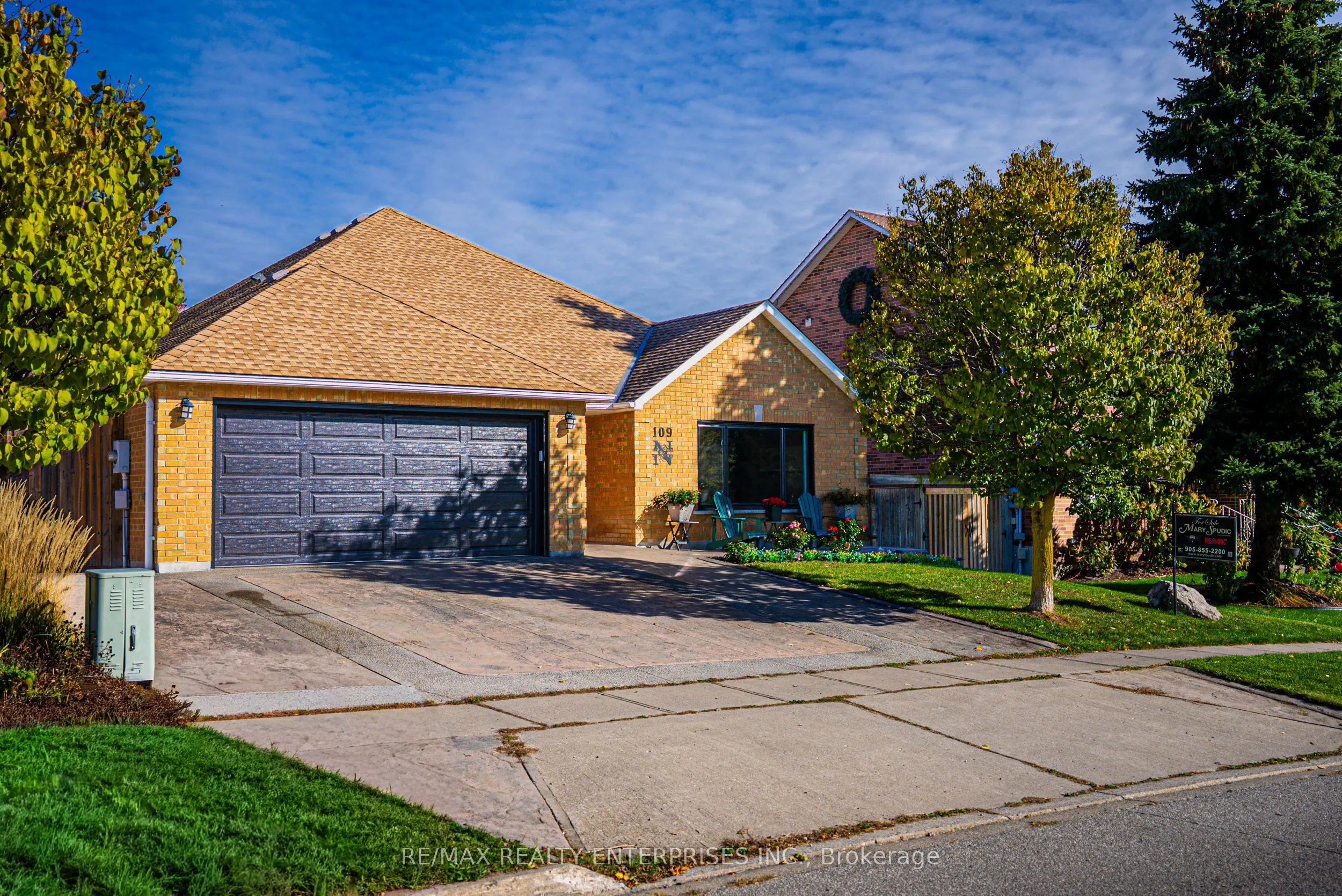 109 Cowan Boulevard