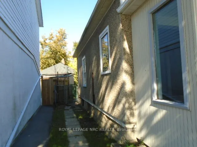 105A Welland Avenue