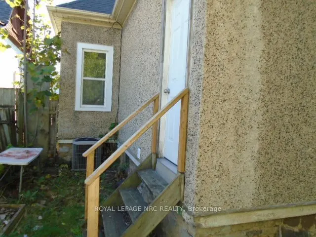 105A Welland Avenue
