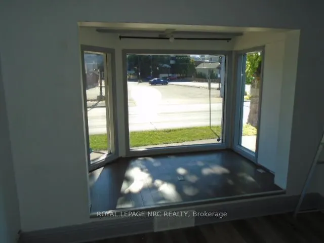 105A Welland Avenue