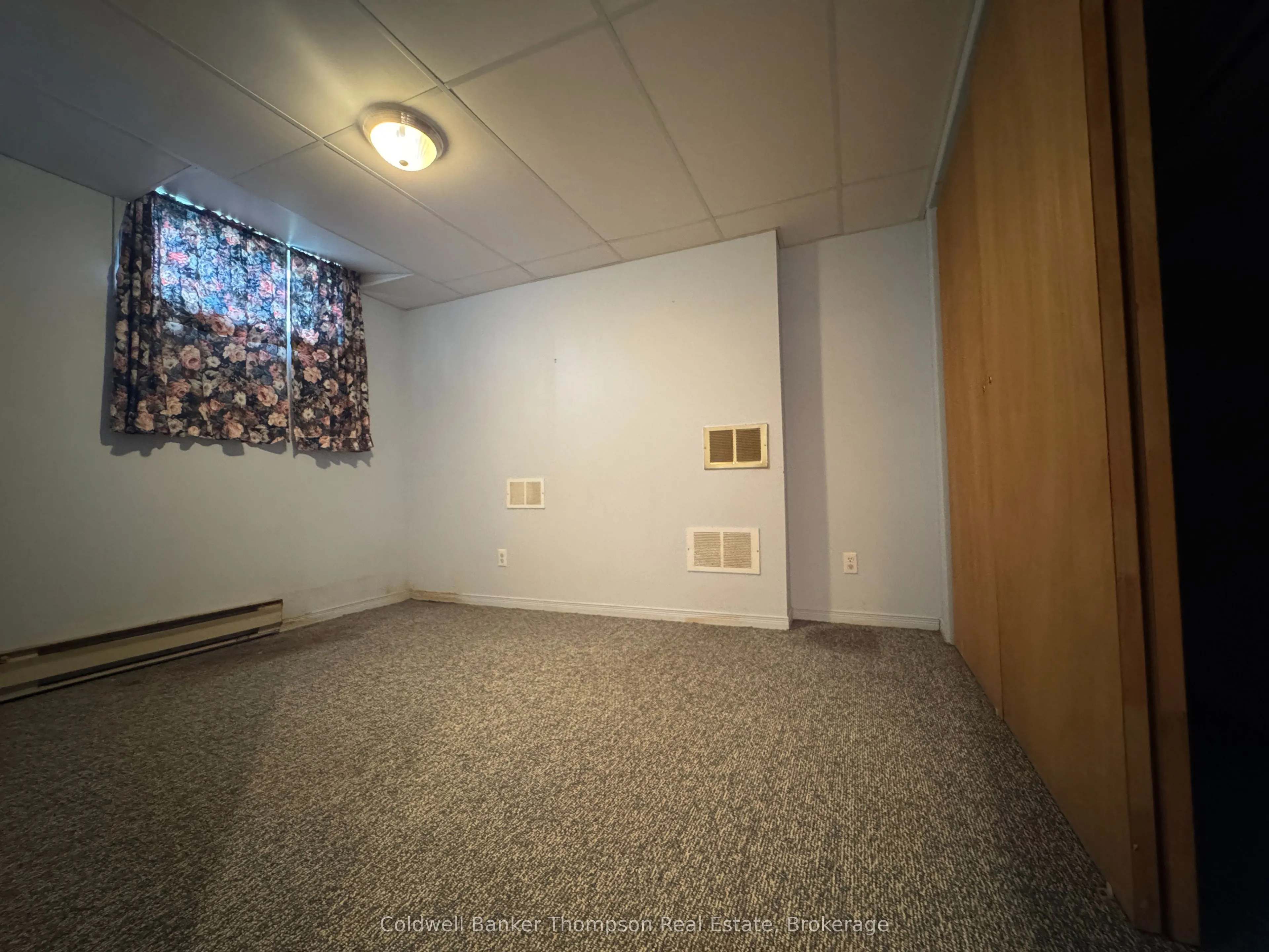 8 Yonge Street S