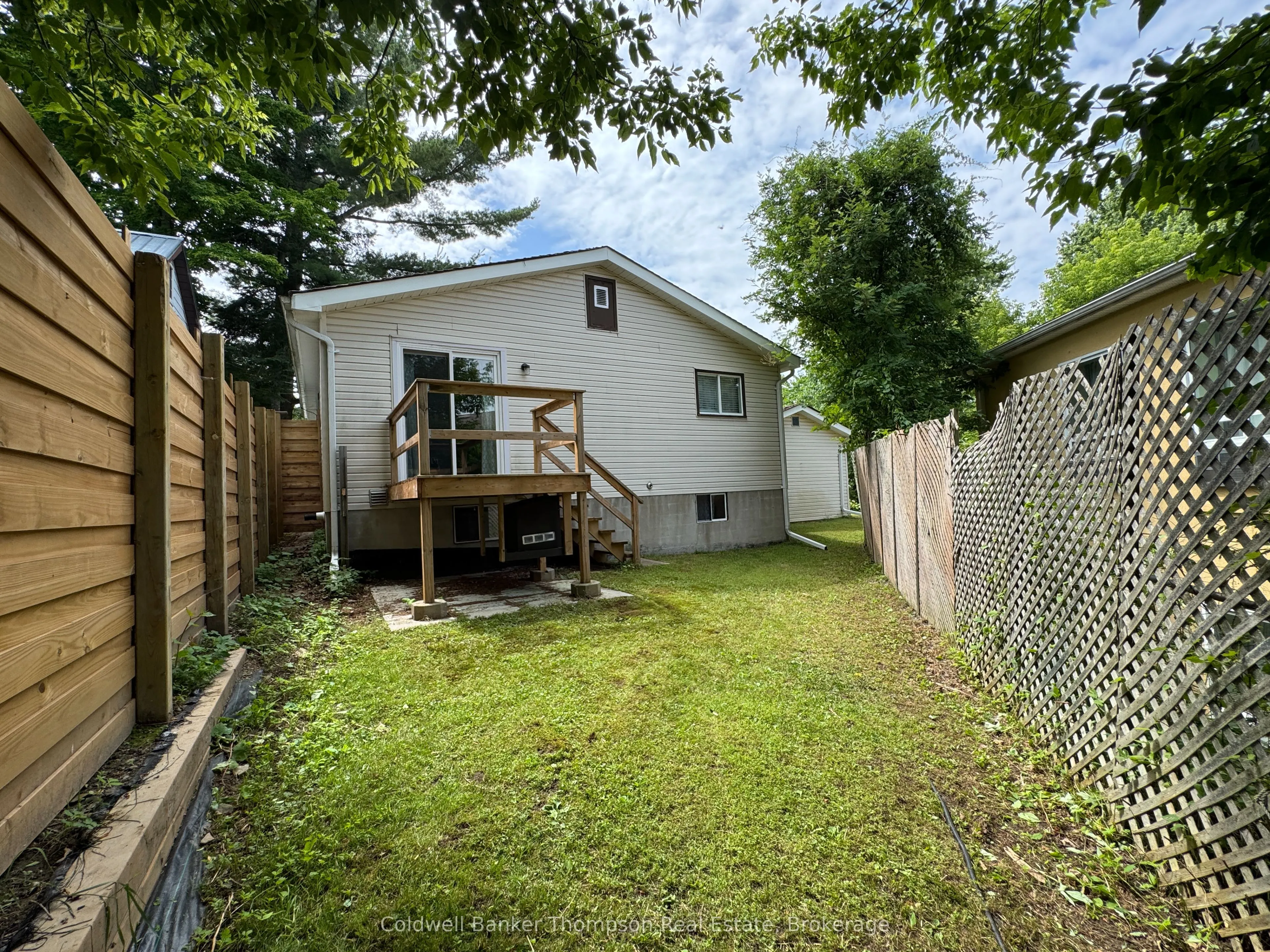 8 Yonge Street S