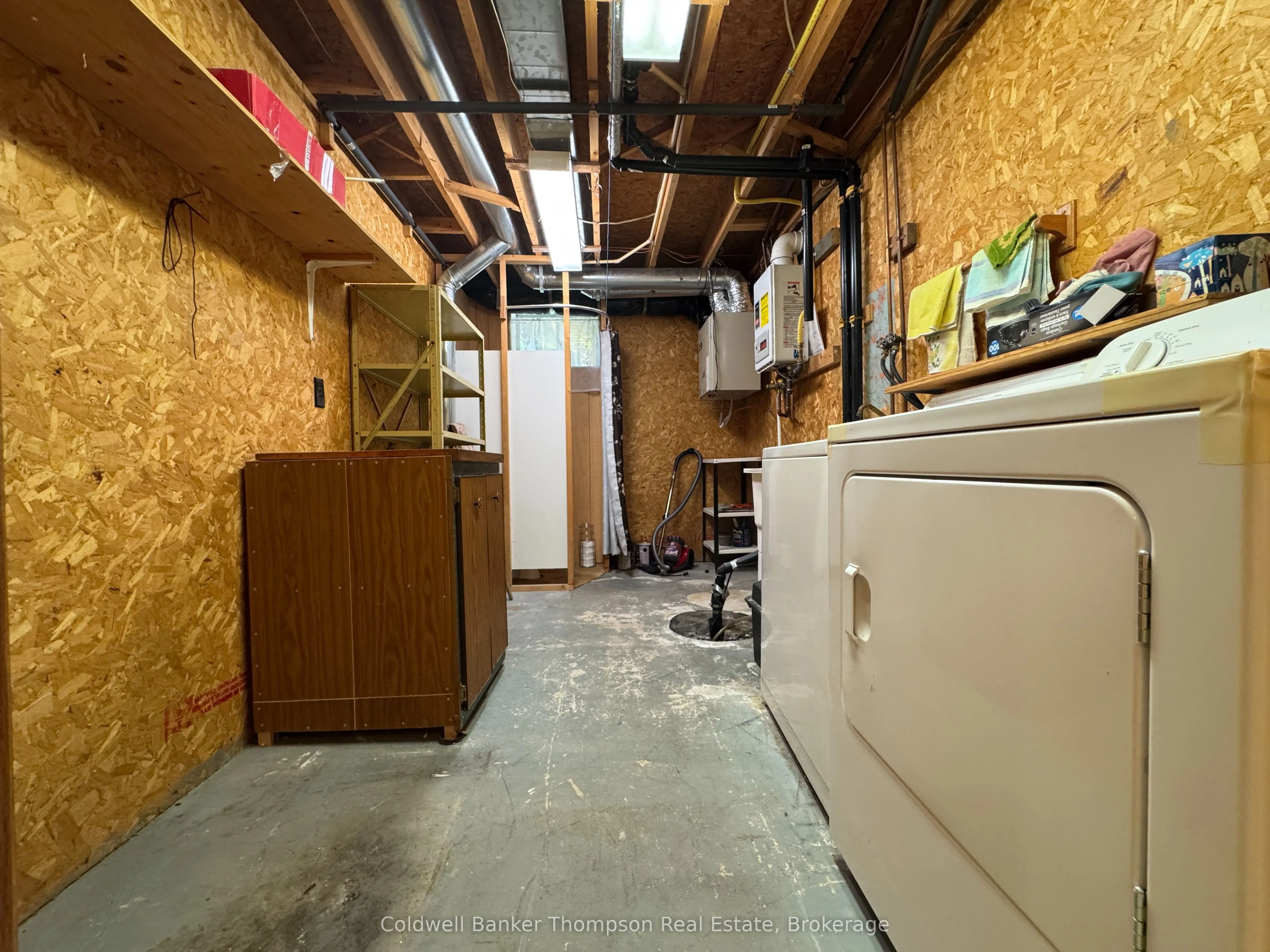 8 Yonge Street S