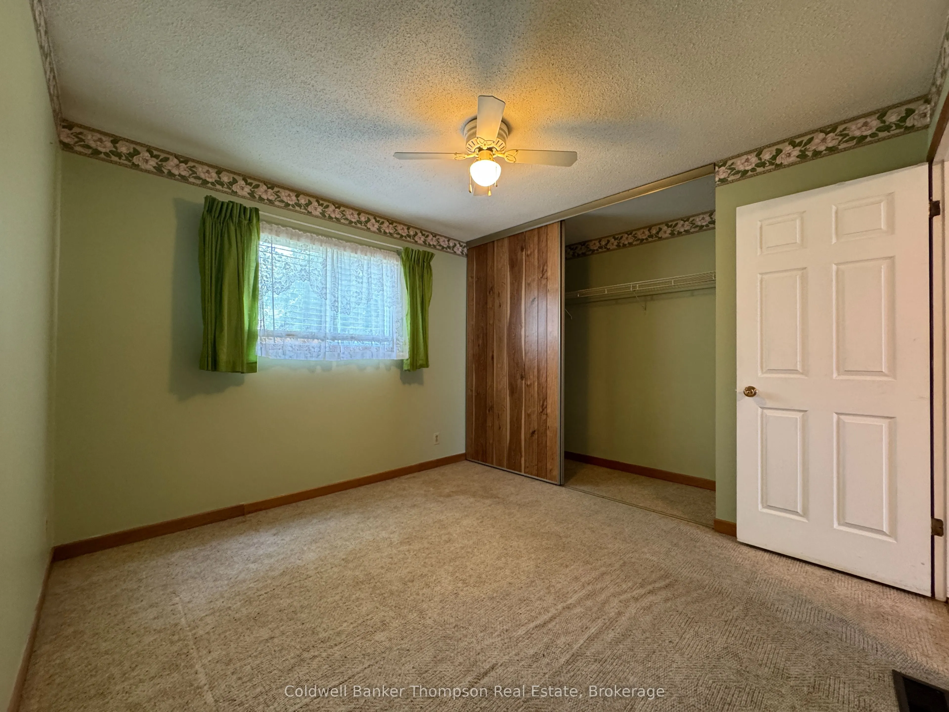 8 Yonge Street S