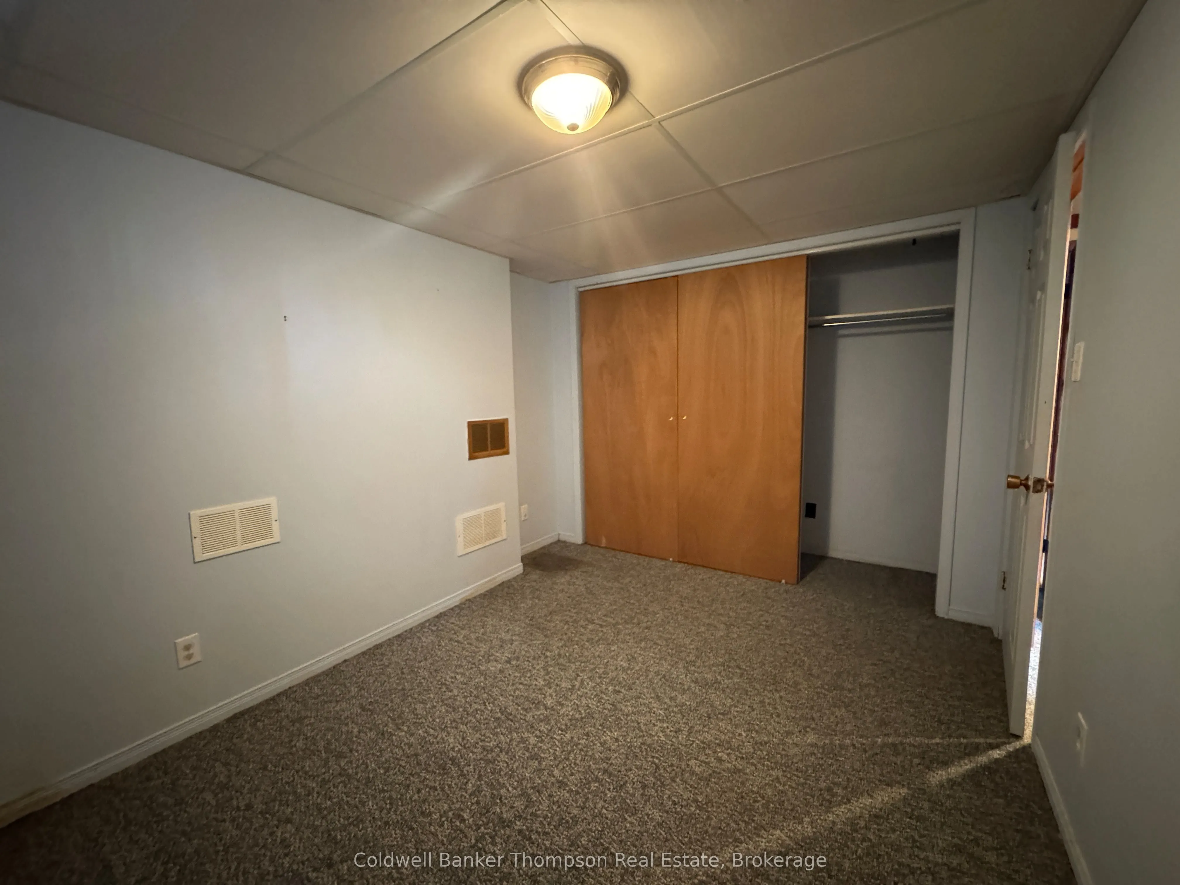 8 Yonge Street S