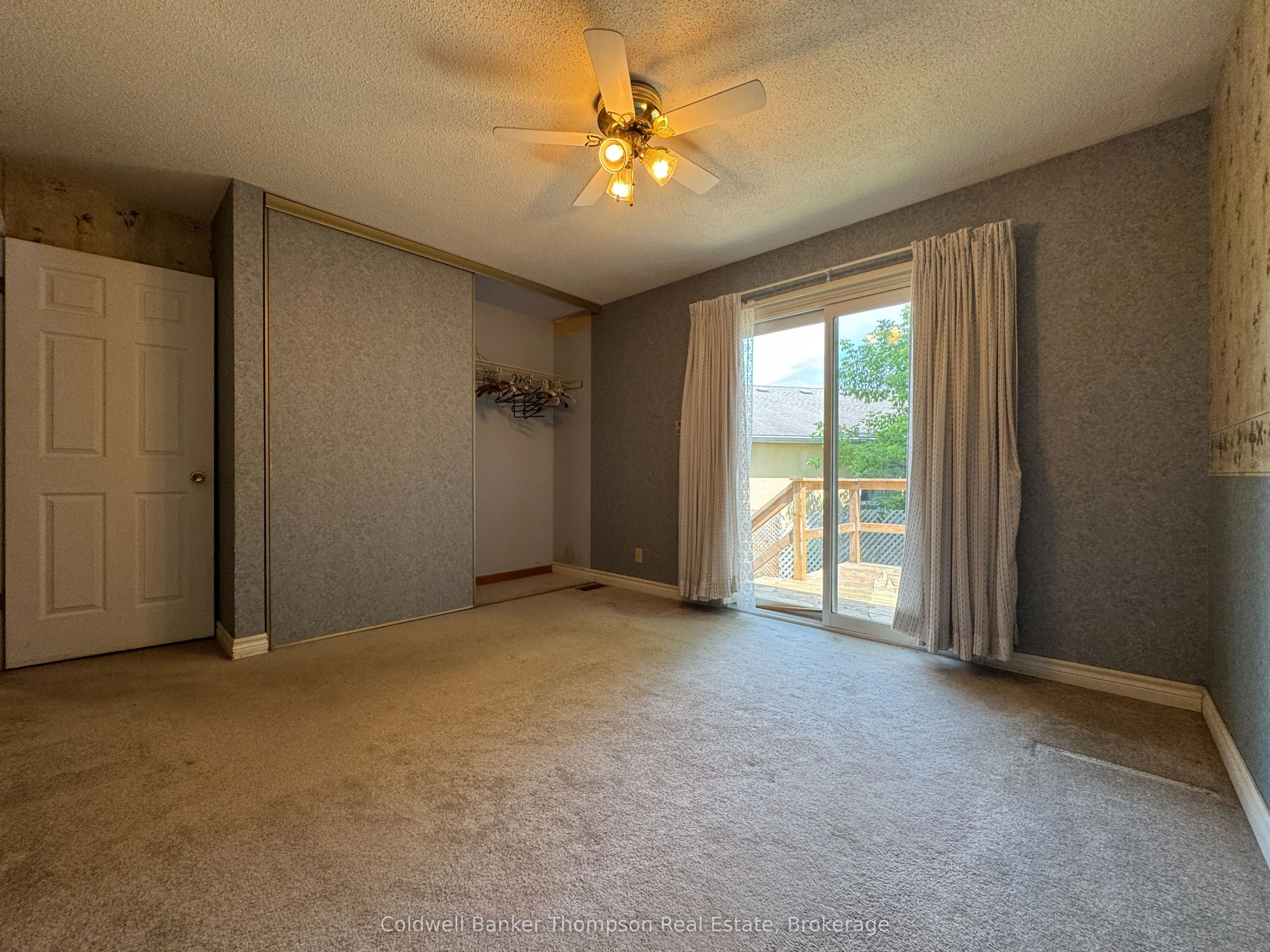 8 Yonge Street S