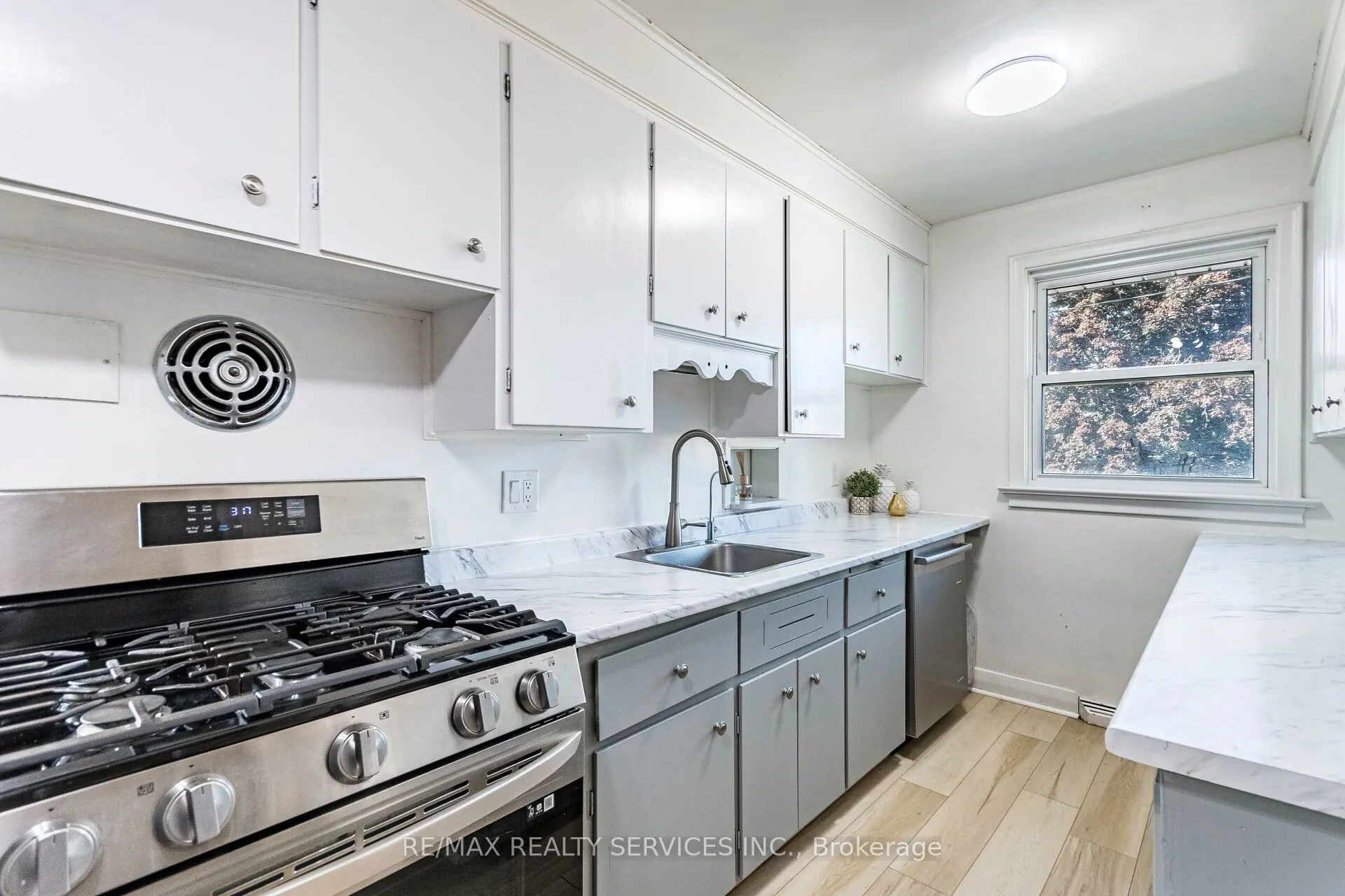 107 Weber Street S