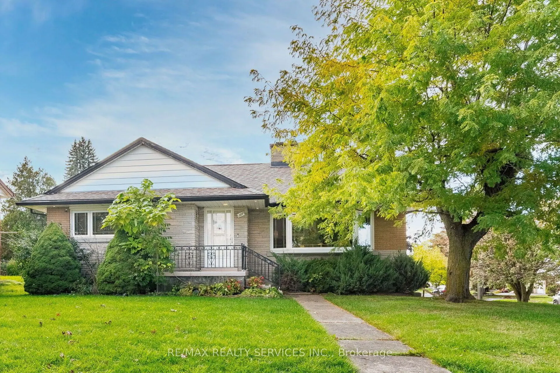 107 Weber Street S