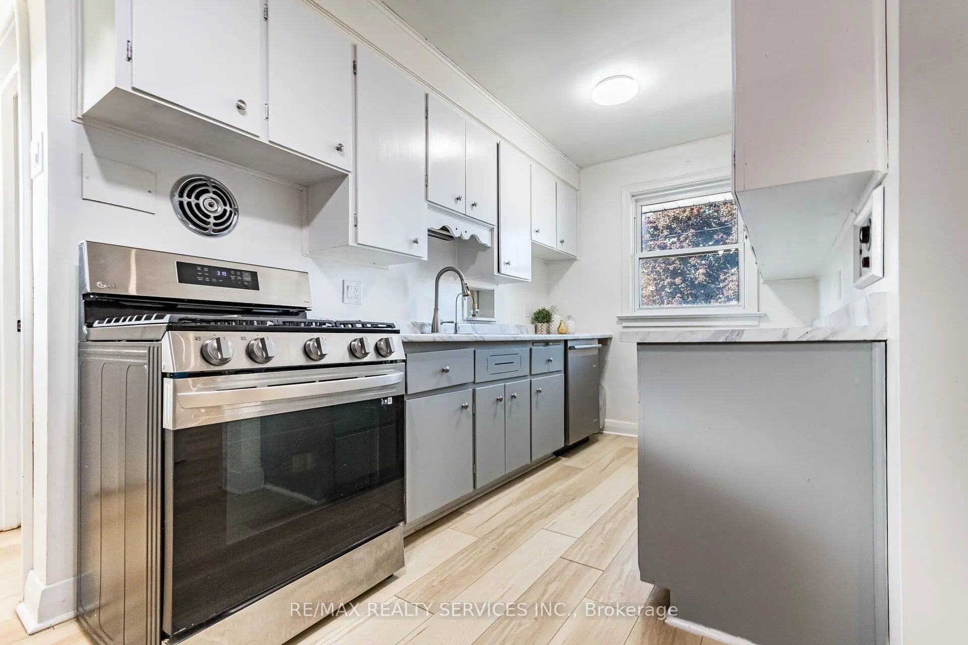 107 Weber Street S