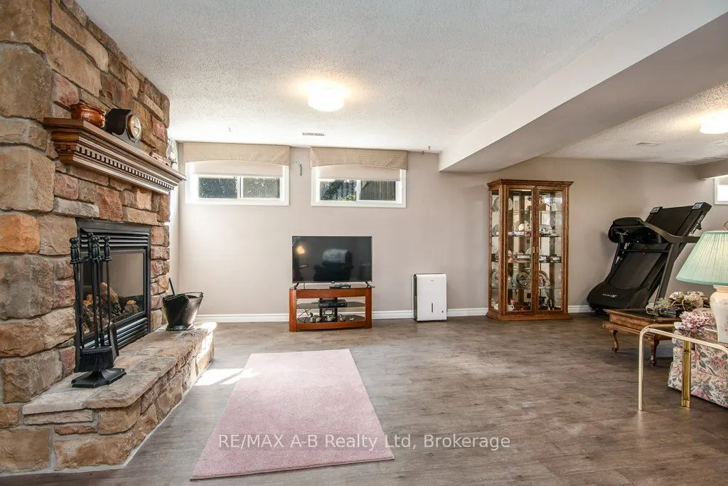 25 Baechler Avenue