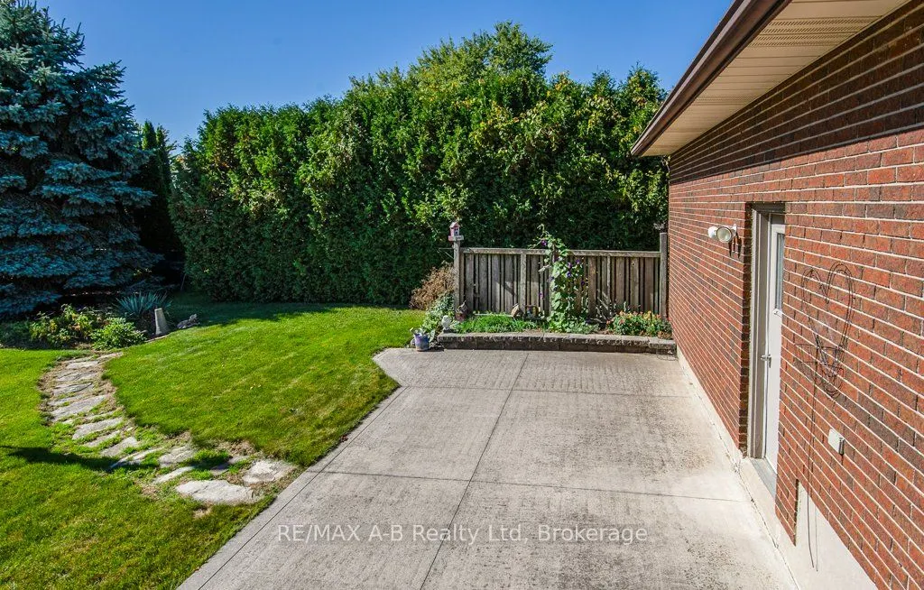 25 Baechler Avenue