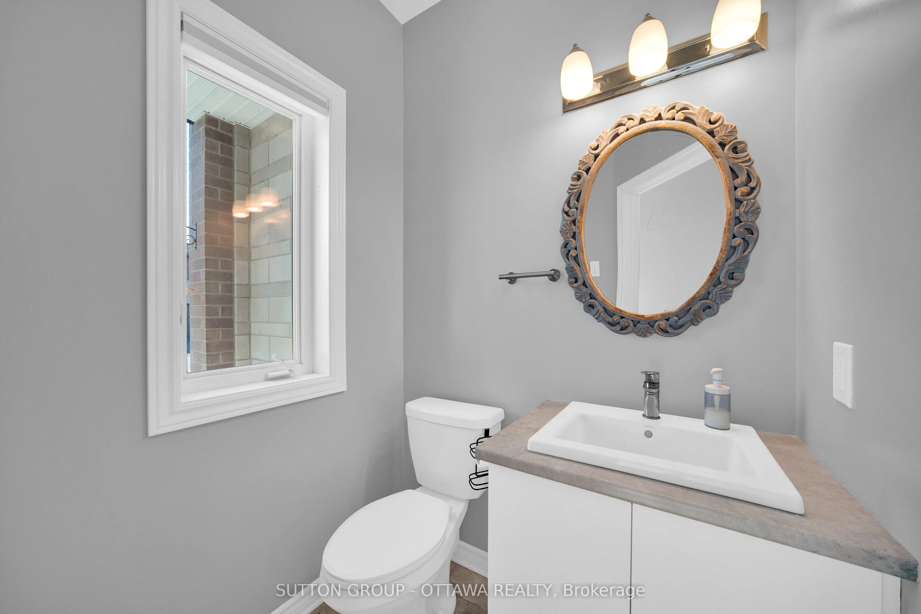 776 Carnelian Crescent