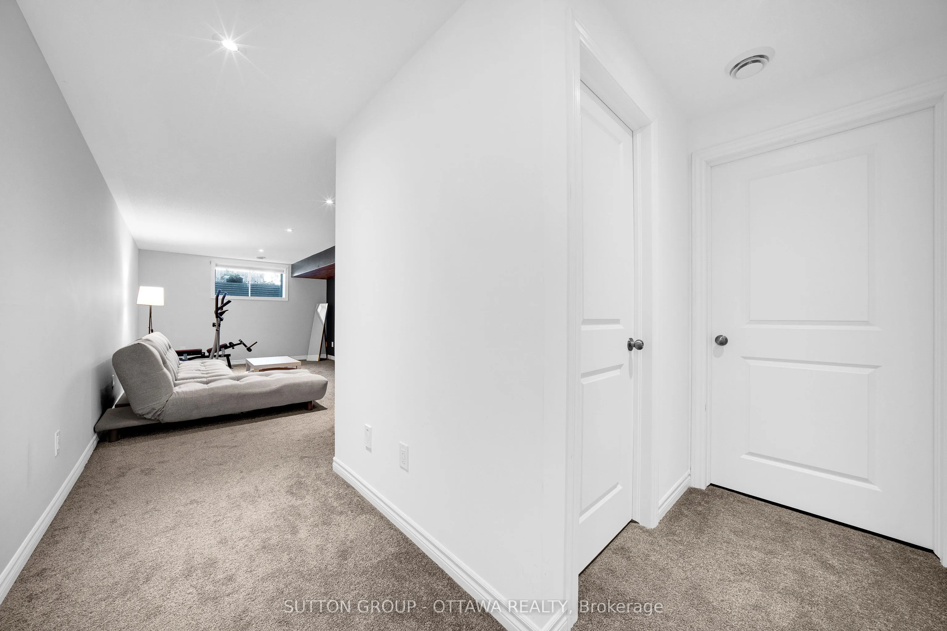 776 Carnelian Crescent