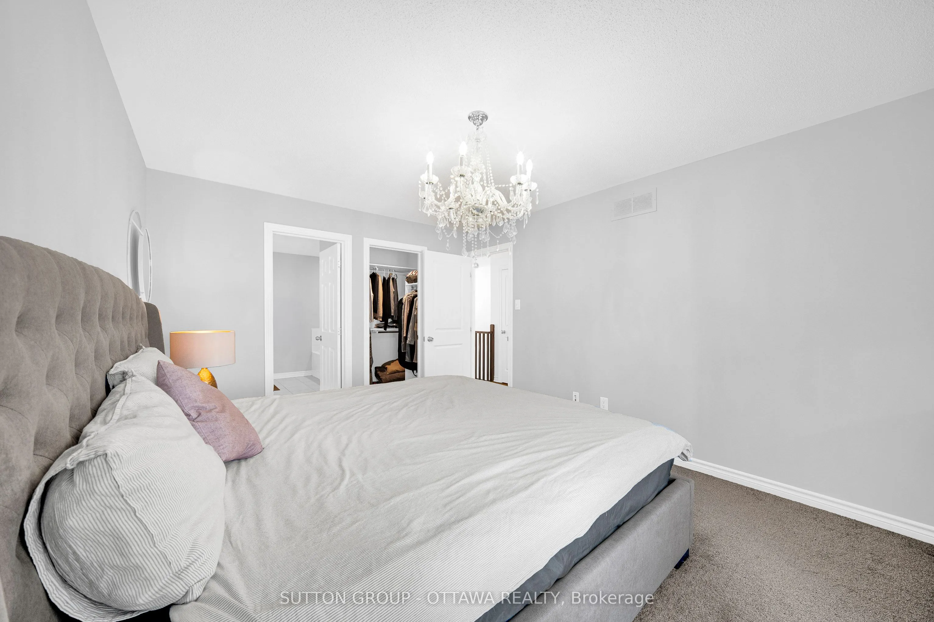 776 Carnelian Crescent